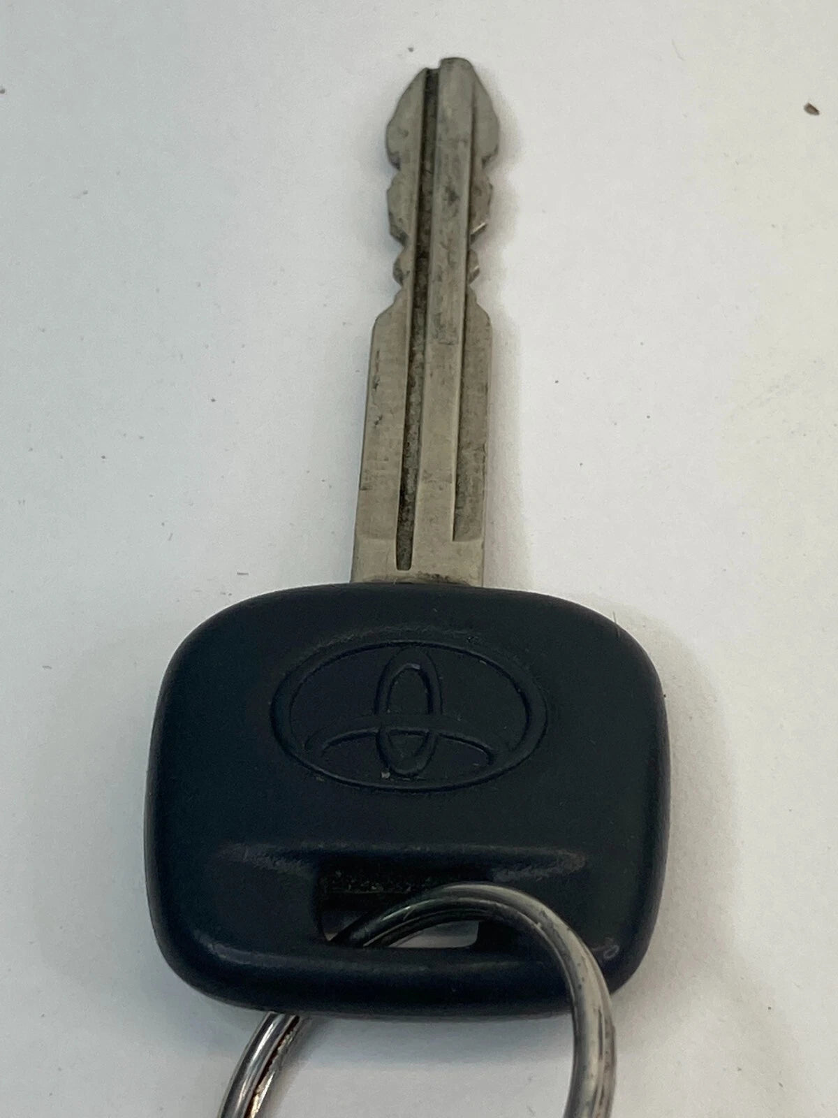 03 04 TOYOTA COROLLA 03-05 MATRIX IGNITION SWITCH LOCK CYLINDER W/ KEY OEM