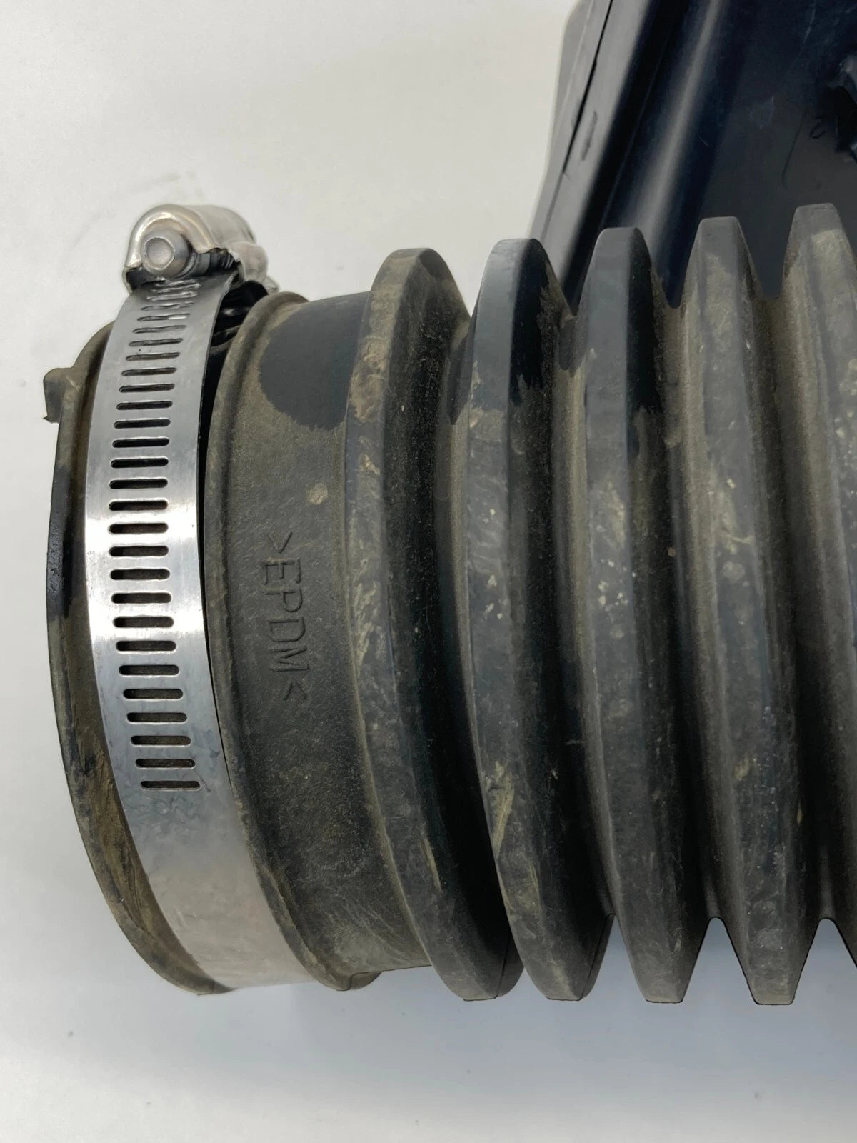 2013-2018 Nissan Altima 2.5L L4 Air Intake Cleaner Resonator Duct Tube Pipe Hose