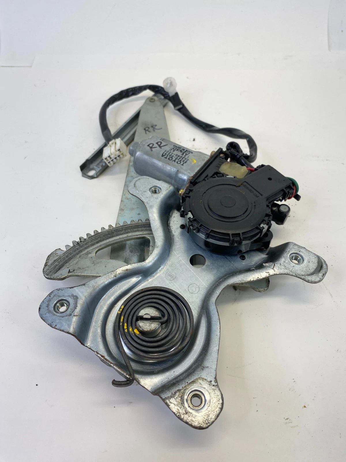 1998-2005 LEXUS GS300 REAR RIGHT SIDE DOOR WINDOW MOTOR REGULATOR 85720-30291