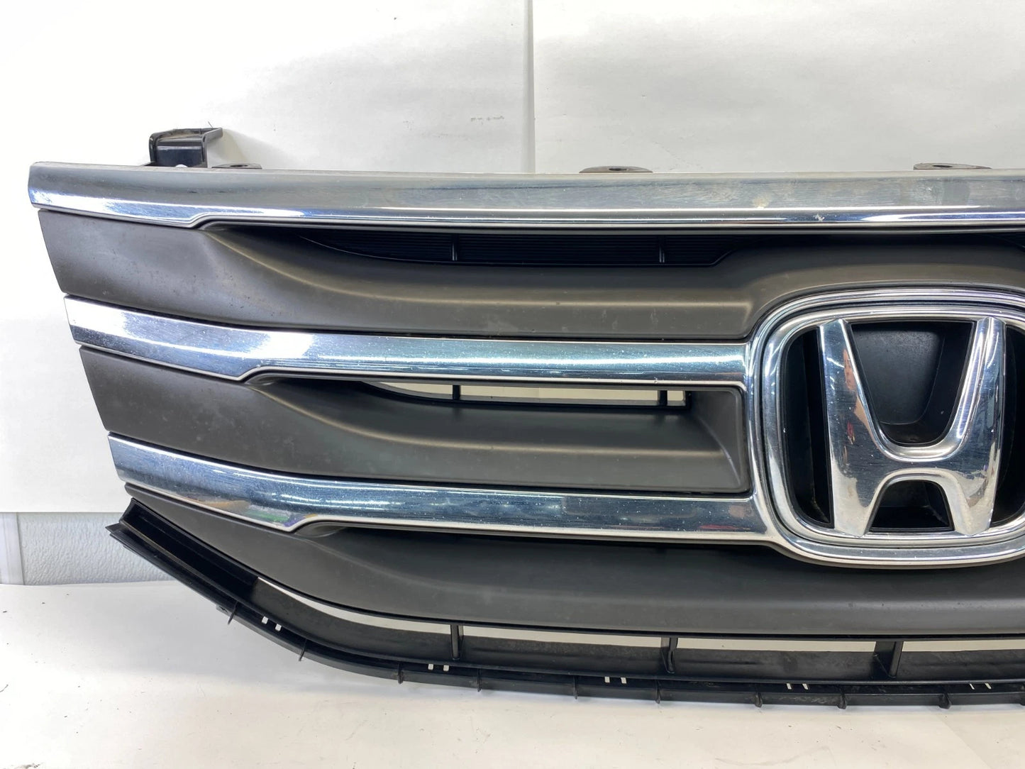 2011-2013 HONDA ODYSSEY FRONT BUMPER UPPER GRILL GRILLE ASSY 75101-TK8-A01 OEM