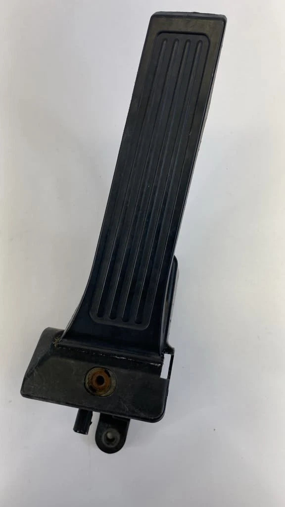 2013-2018 HYUNDAI SANTA FE SPORT GAS PEDAL ACCELERATOR SENSOR 32700-4Z000 OEM