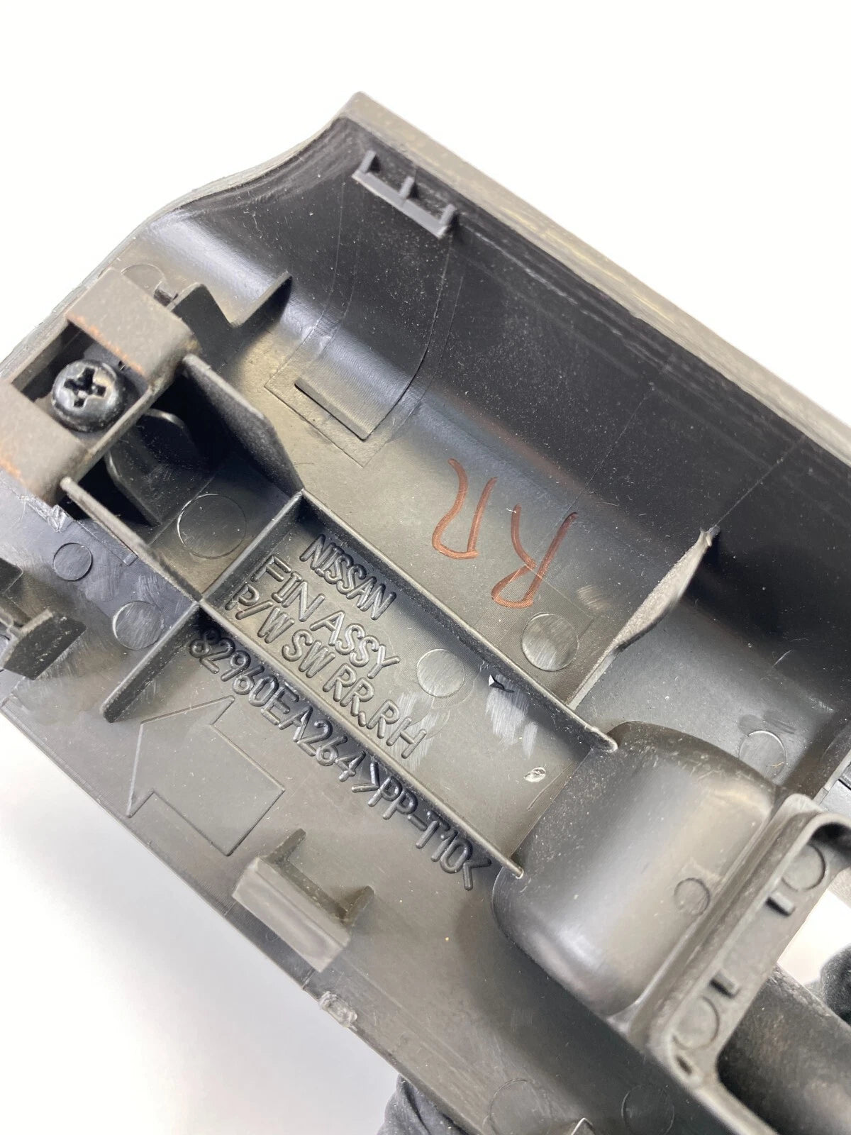 2005-2015 NISSAN XTERRA REAR RIGHT SIDE DOOR POWER WINDOW SWITCH BEZEL OEM