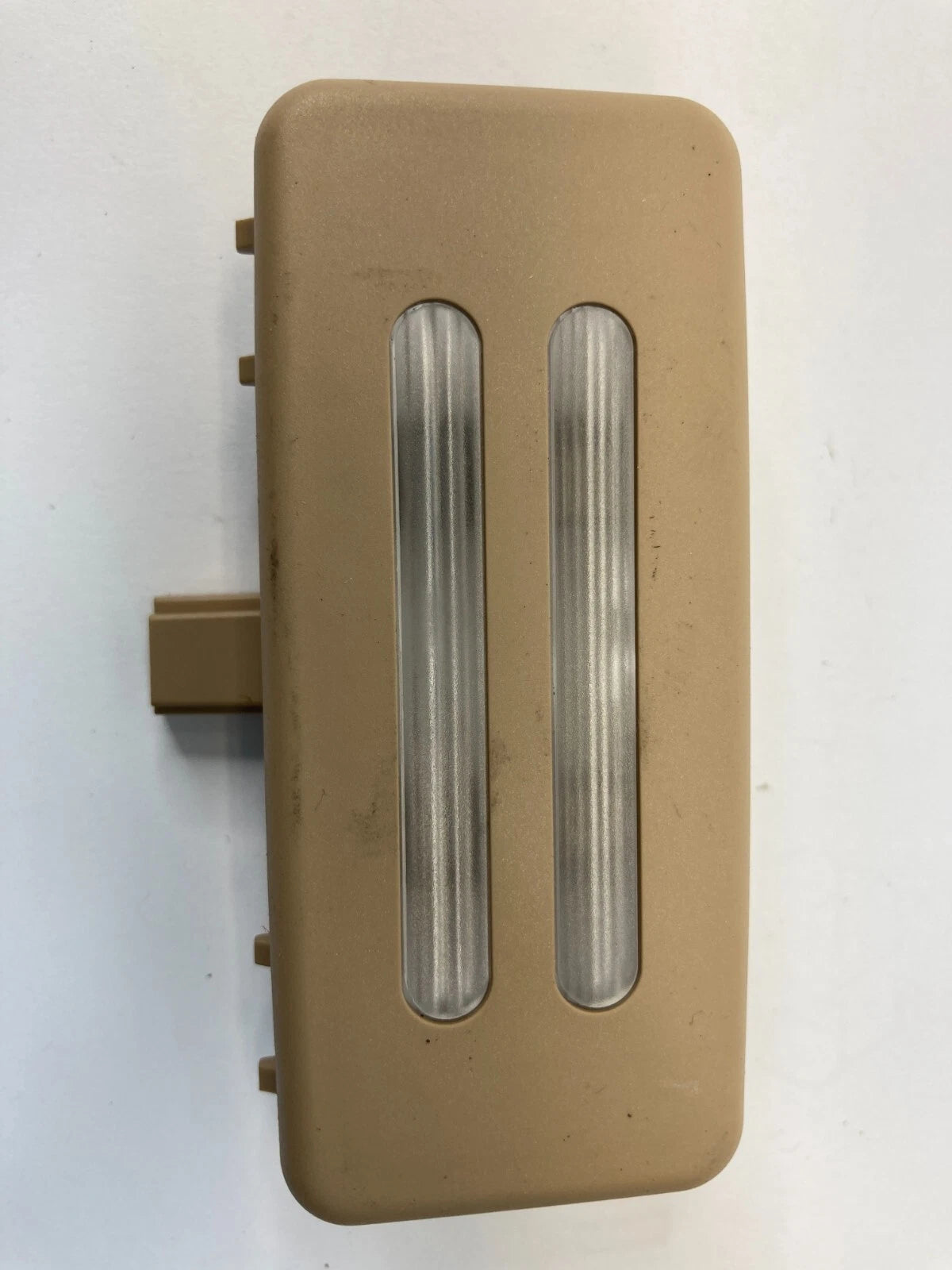 2004-2007 BMW 530I RIGHT PASSENGER SIDE INNER SUNVISOR VANITY LIGHT LAMP 155149