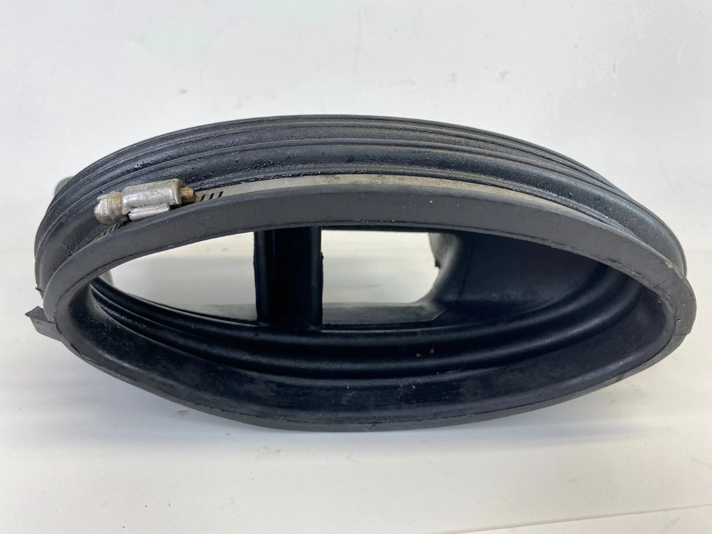 2009-2012 FORD ESCAPE 3.0L AIR CLEANER INTAKE INLET DUCT HOSE 9L84-9F823-BG