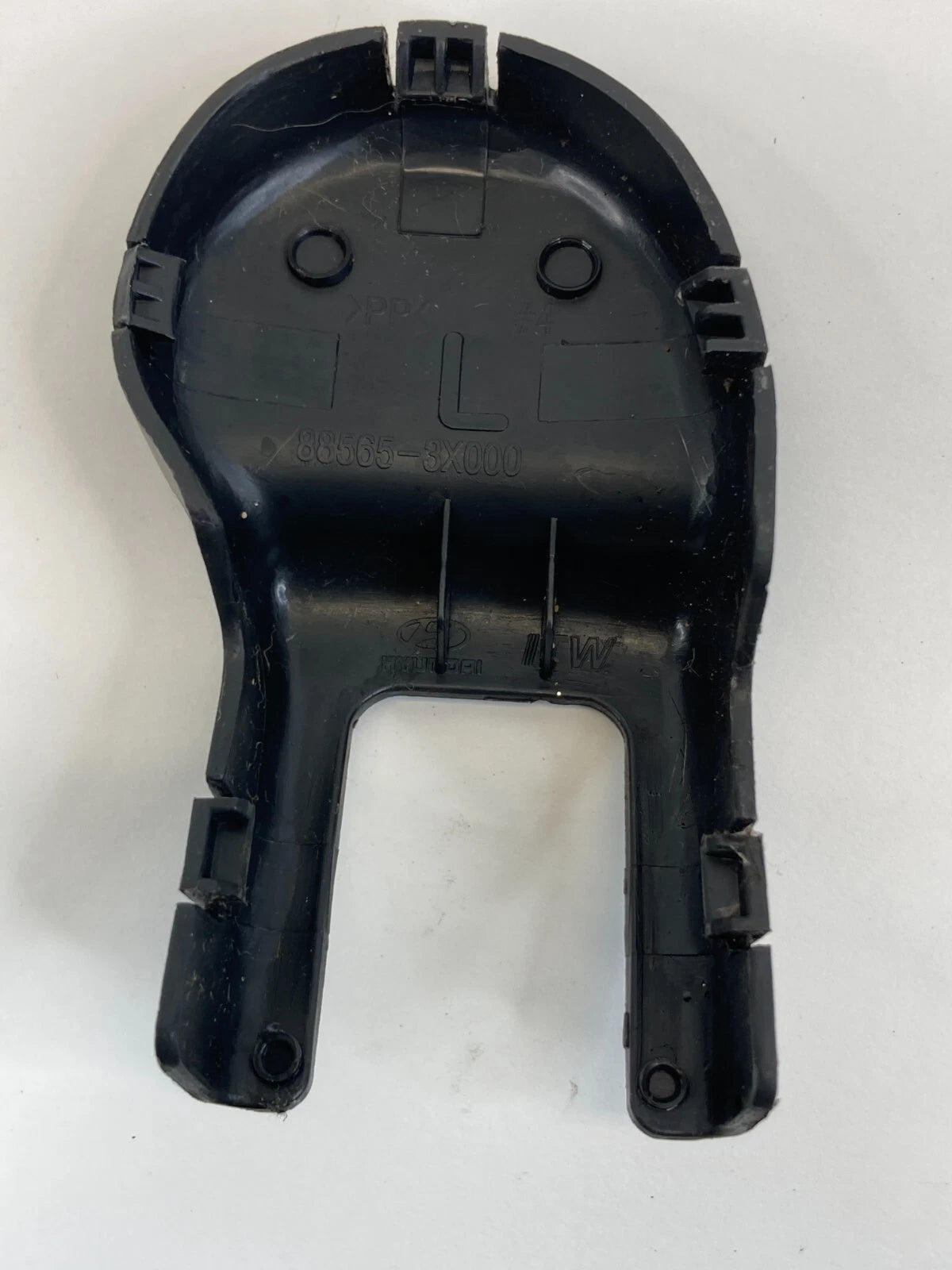 2011-2016 HYUNDAI ELANTRA FRONT LEFT SEAT TRACK OUTER END CAP COVER 88565-3X000