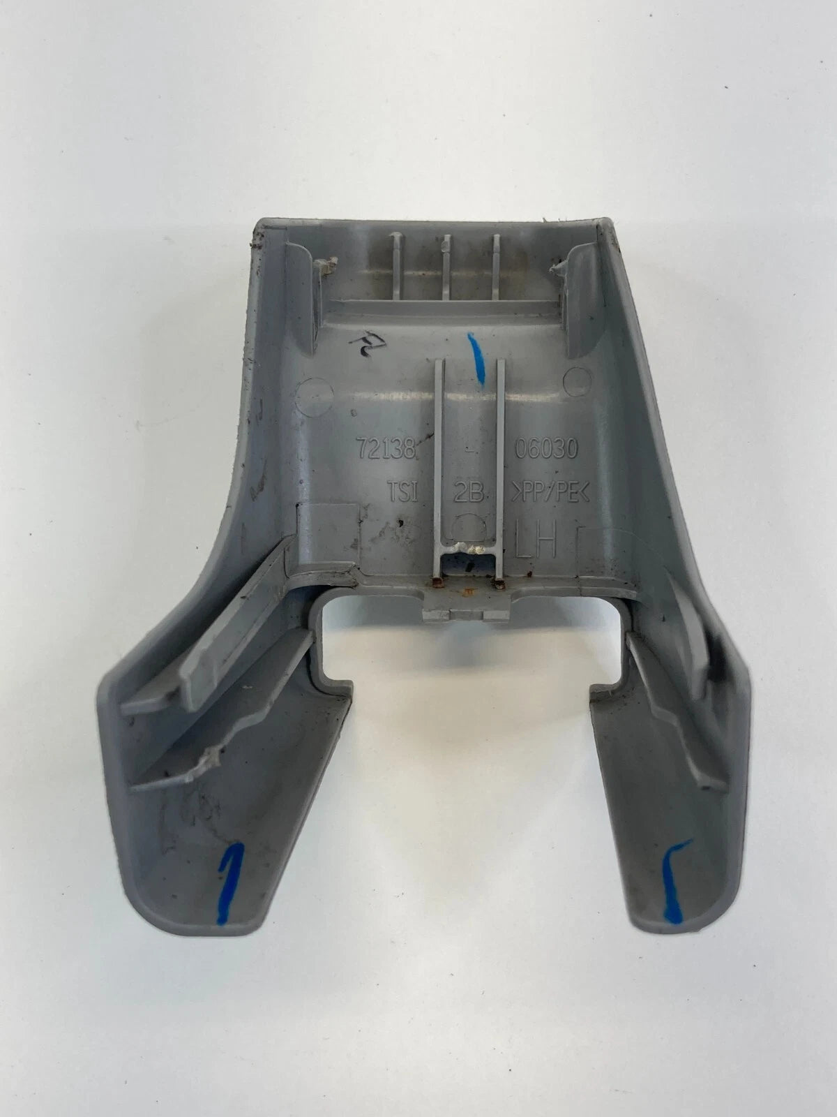 07-11 TOYOTA CAMRY FRONT LEFT DRIVER SIDE OUTER SEAT RAIL TRACK END COVER TRIM