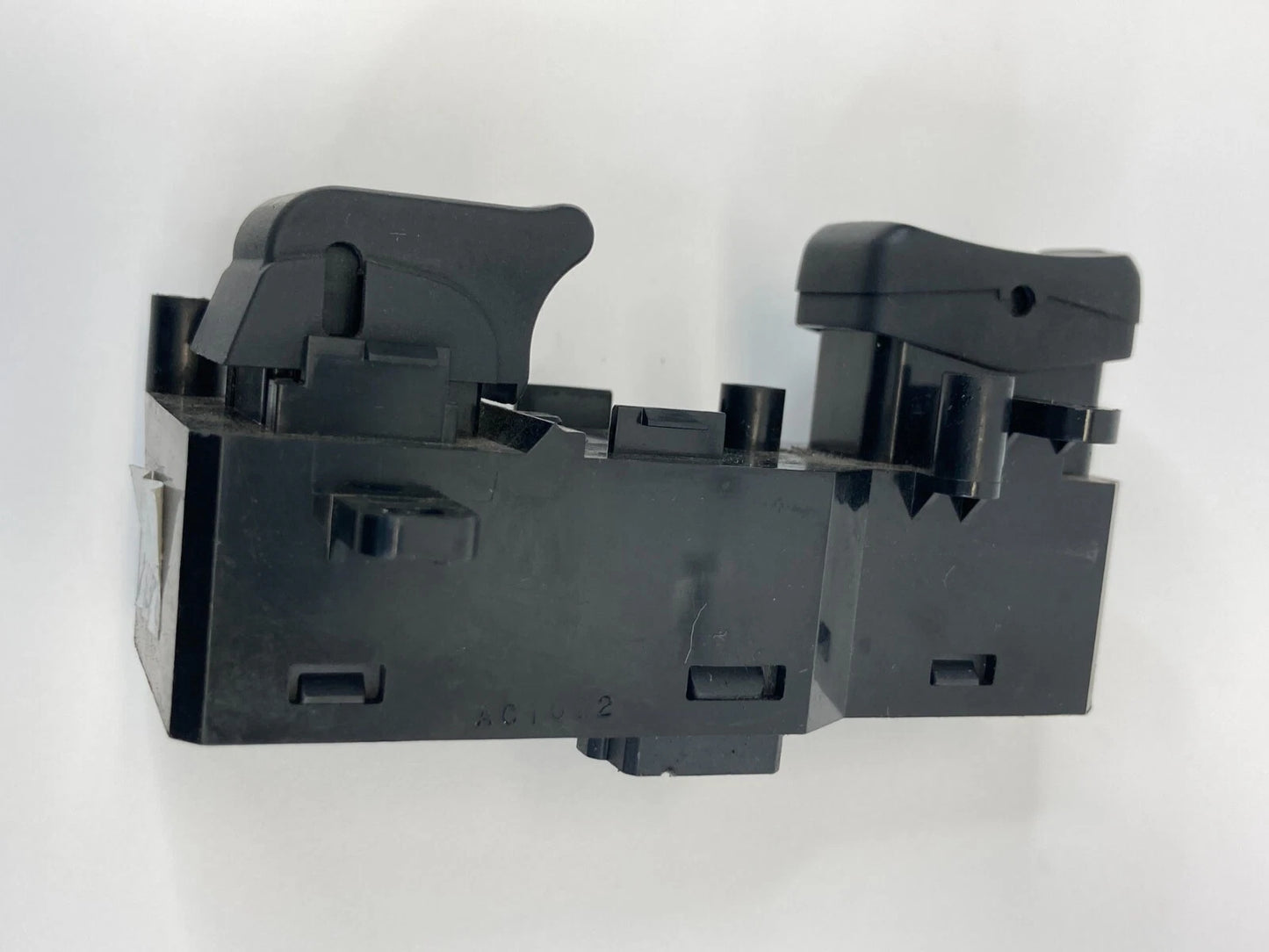 2003-2007 HONDA ACCORD FRONT PASSENGER RIGHT DOOR POWER WINDOW SWITCH M22699