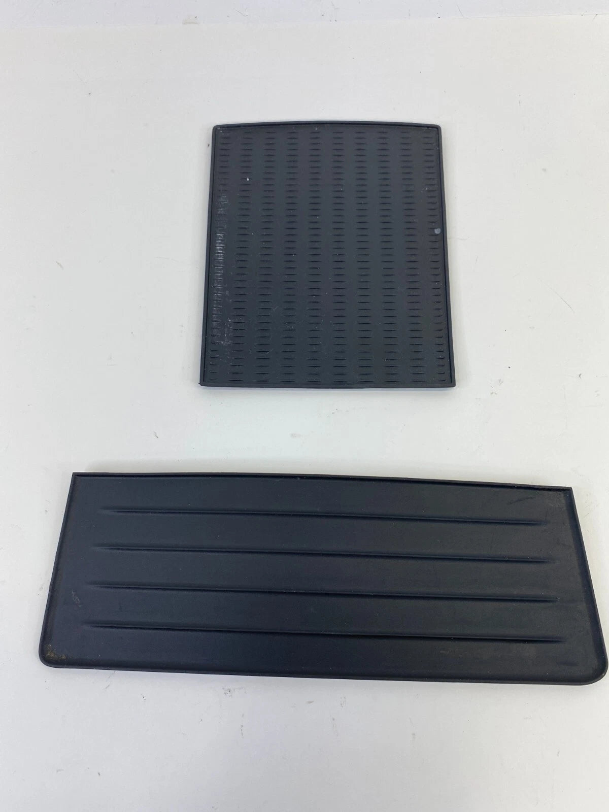 2011-2017 BMW X3 CENTER CONSOLE RUBBER INSERT ODDMENTS TRAY SET 51169200880 OEM