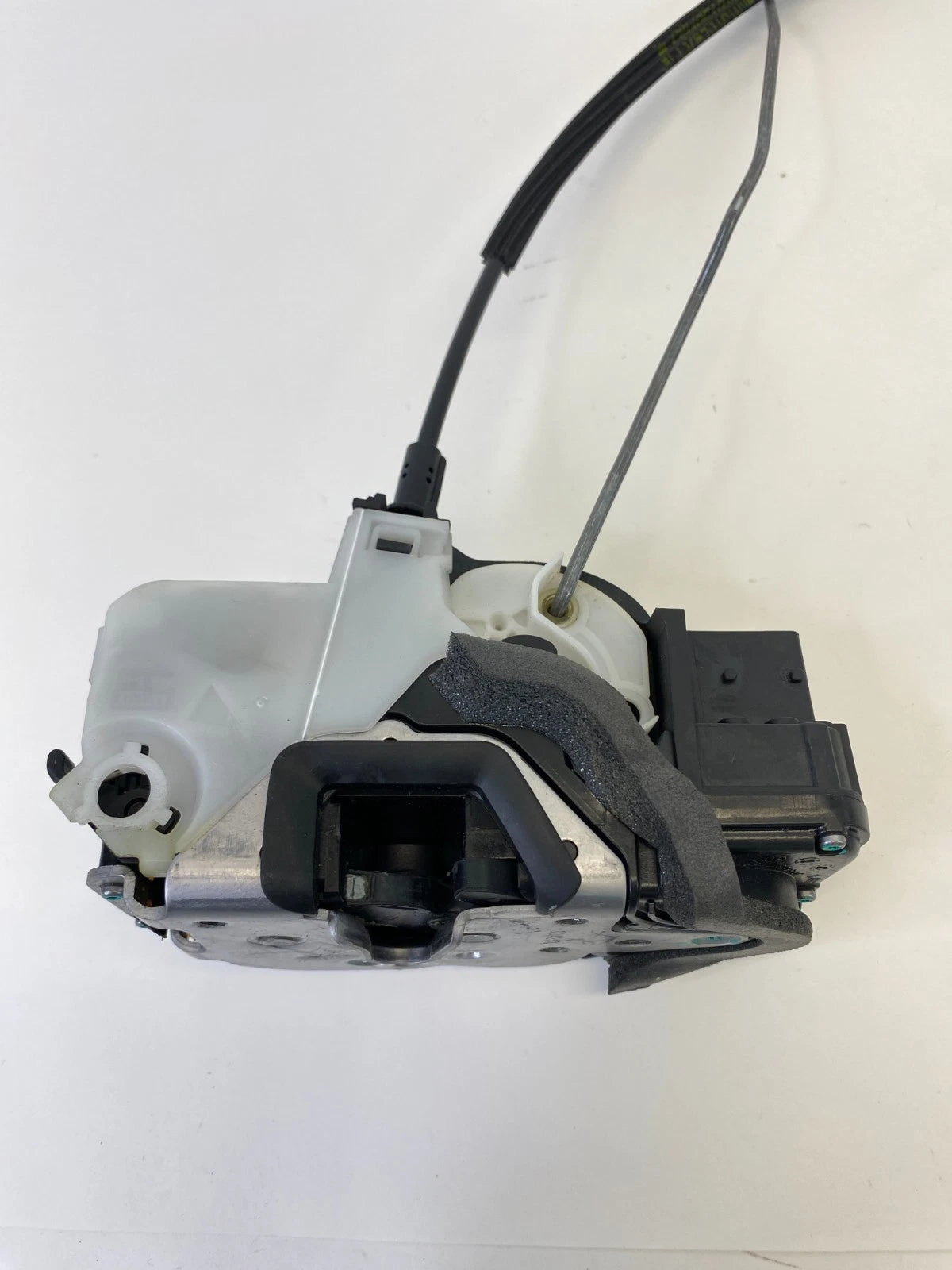 2011-2017 BUICK REGAL FRONT RIGHT SIDE LOCK LATCH RELEASE ACTUATOR 13503802 OEM