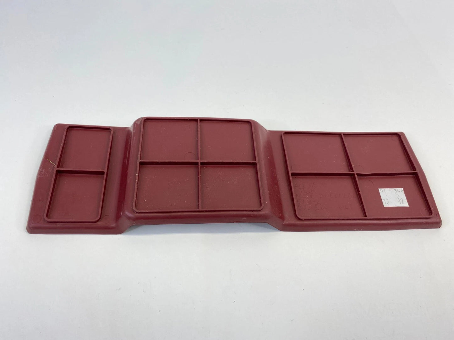 2010-2015 CHEVROLET EQUINOX CENTER CONSOLE STORAGE RUBBER MAT LINER AKE31579 OEM