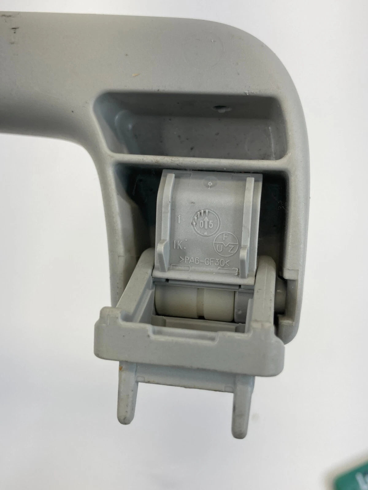 05-08 AUDI A6 QUATTRO FRONT RIGHT SIDE GRAB GRIP ASSIST HANDLE 8P0857607C OEM