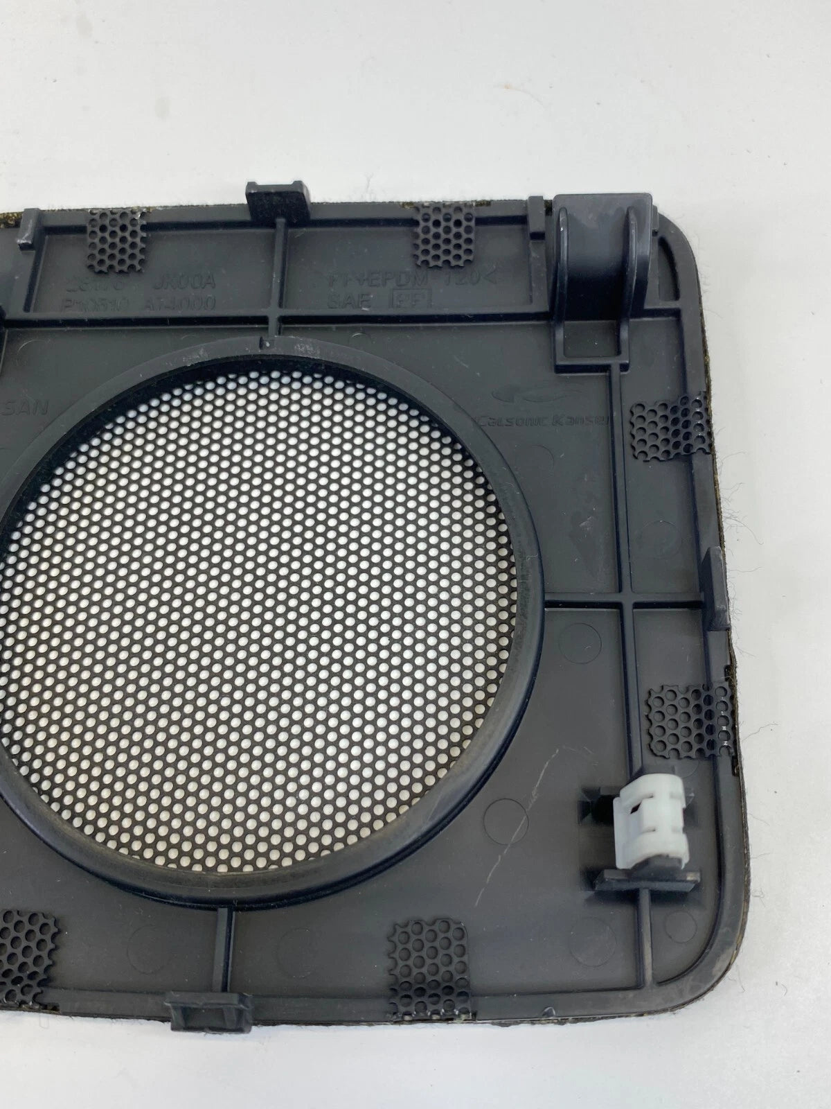 2007 2008 INFINITI G35 CENTER DASH SPEAKER GRILLE COVER BEZEL 28176-JK00A OEM