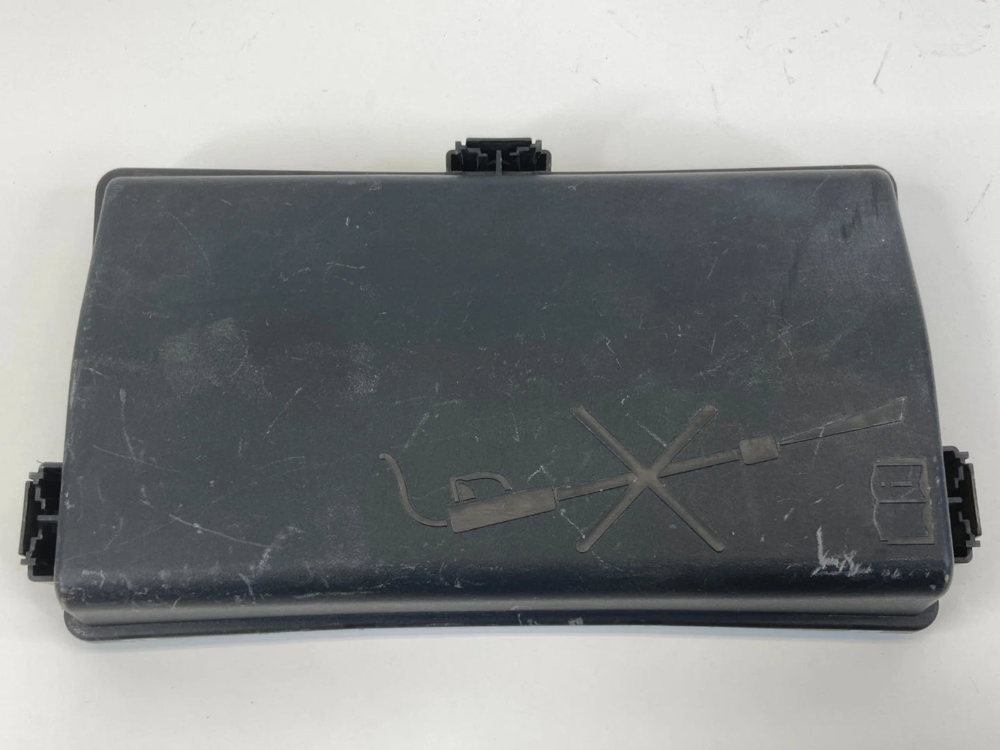 2011-2014 CHEVROLET CRUZE 1.4L ENGINE FUSE BOX RELAY COVER CAP 812461952