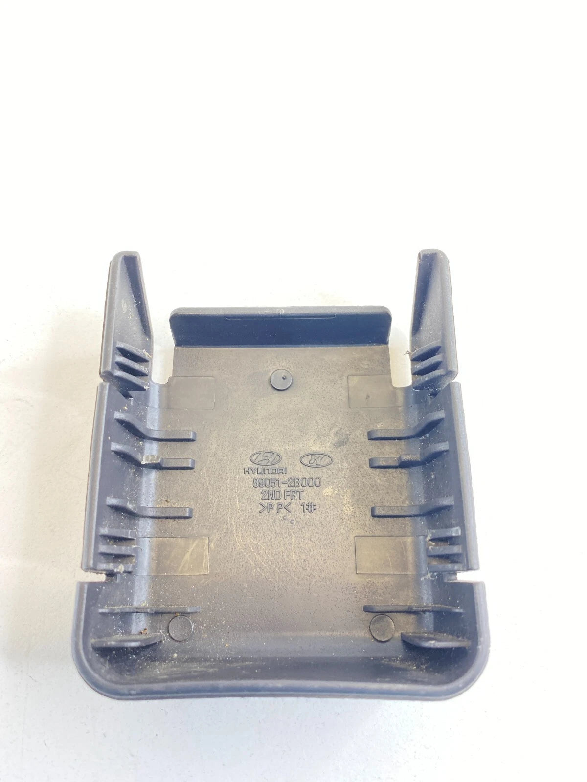 10-12 HYUNDAI SANTA FE FRONT SECOND ROW SEAT LOWER FRAME COVER 89051-2B000 OEM