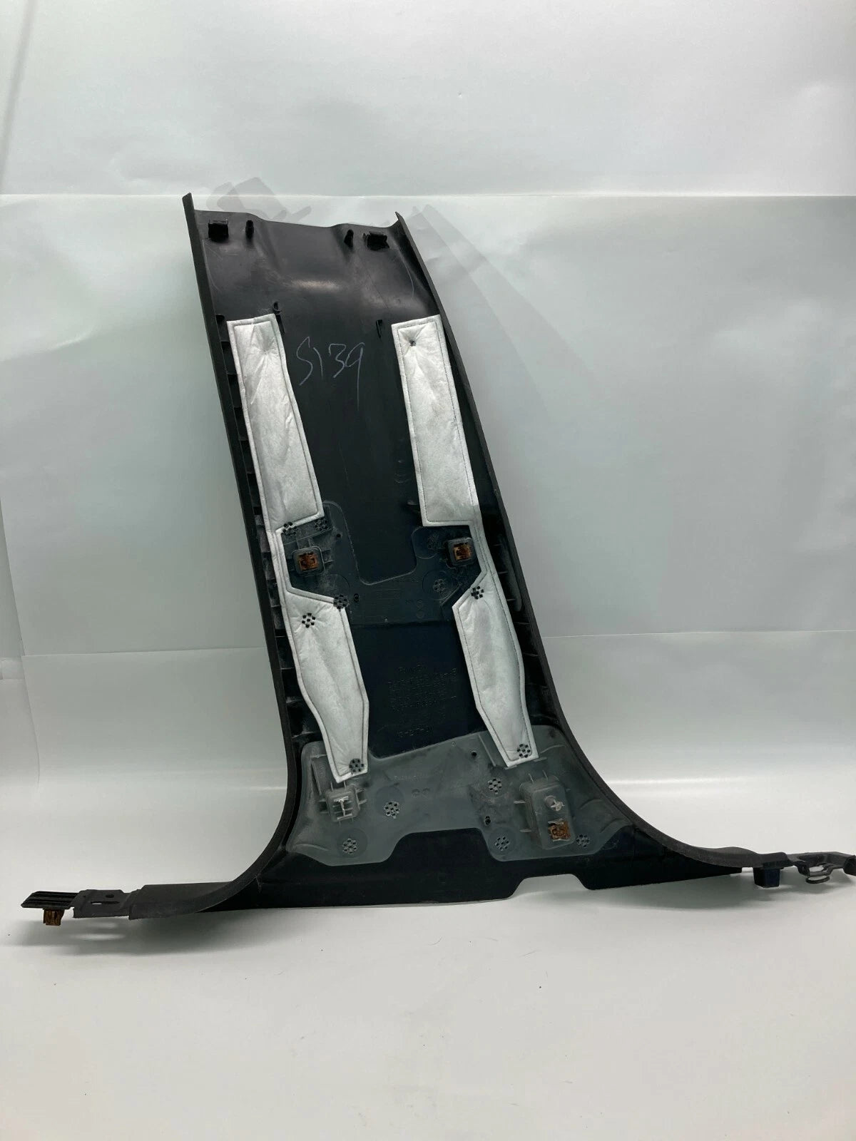 2013-2016 FORD FUSION CENTER RIGHT SIDE LOWER B PILLAR TRIM COVER DS73F243W06AEW