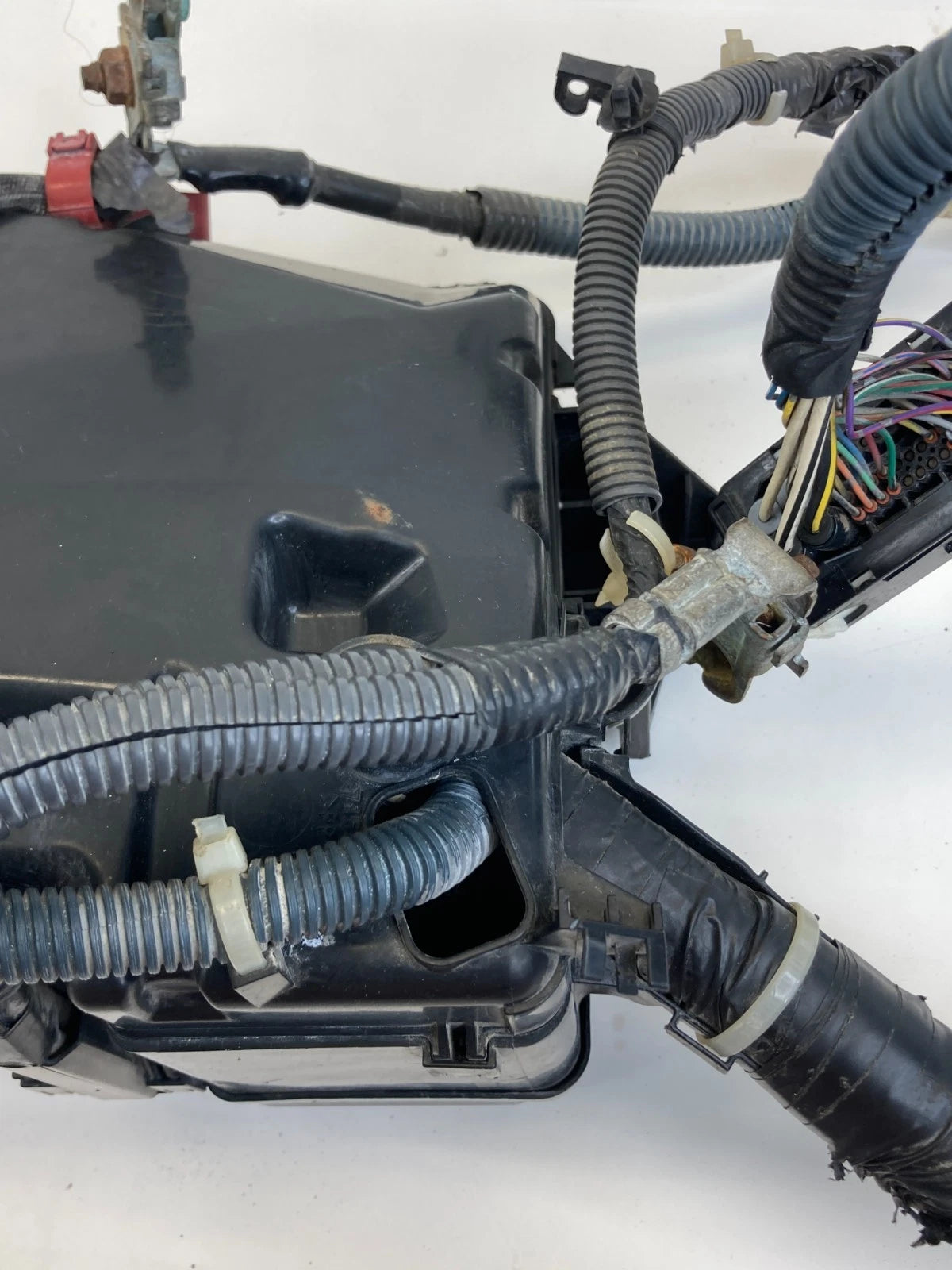 2008-2010 TOYOTA SIENNA 3.5L A/T ENGINE BAY FUSE RELAY DISTRIBUTION JUNCTION BOX