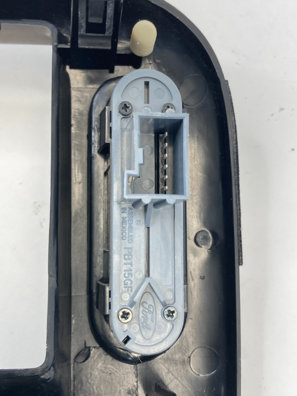 02-05 Ford Explorer Radio Climate Control Trim Bezel W/ Air Vent 3L24-7804302-F