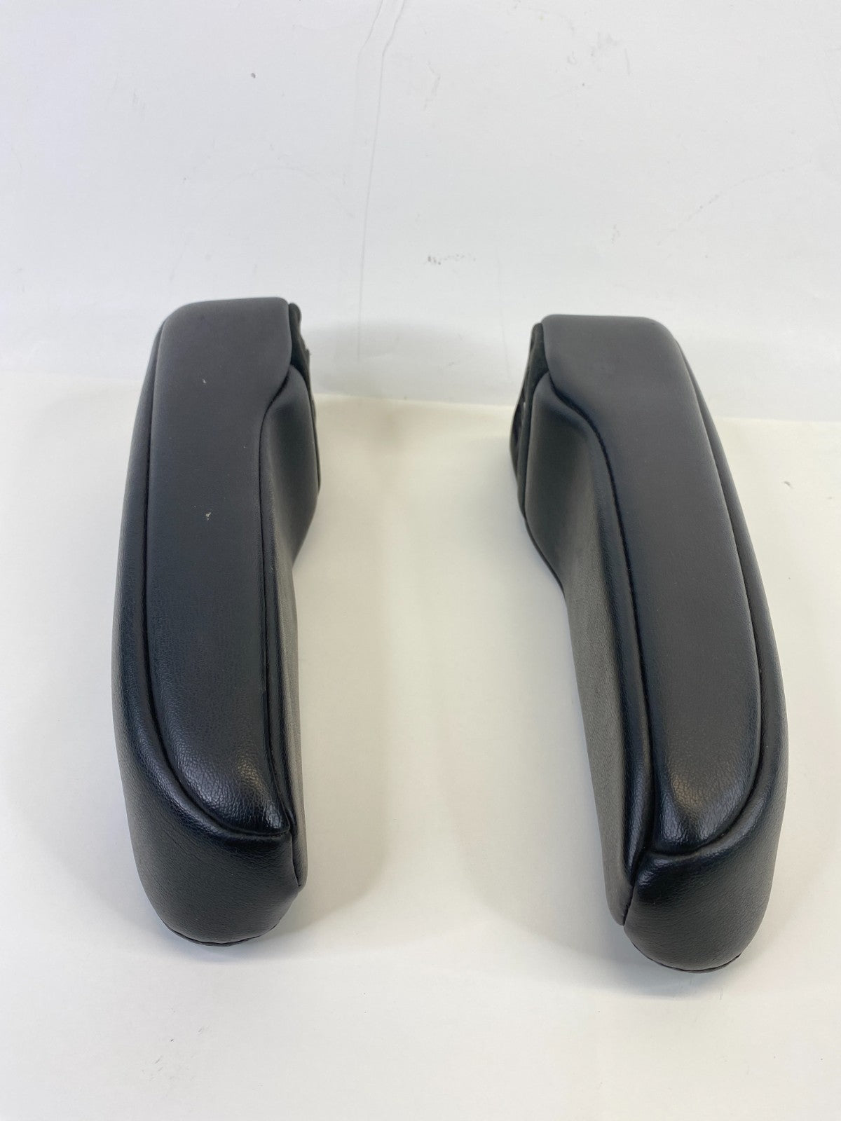 2008-2012 Buick Enclave 2nd Row Rear Left & Right Seat Armrest Arm Rest Pair