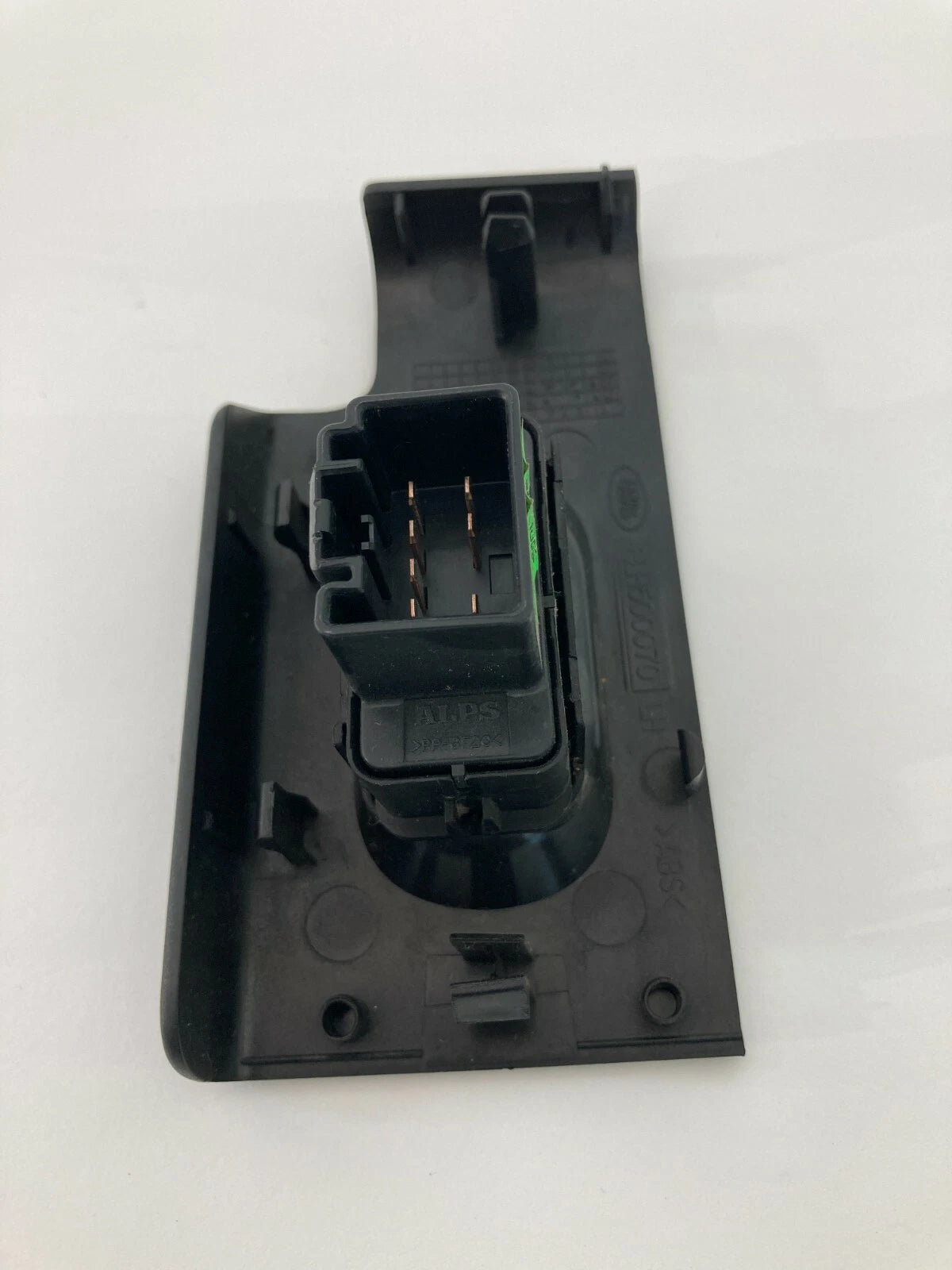 2004 2005 LAND ROVER FREELANDER REAR LEFT SIDE WINDOW BUTTON SWITCH ELH500070