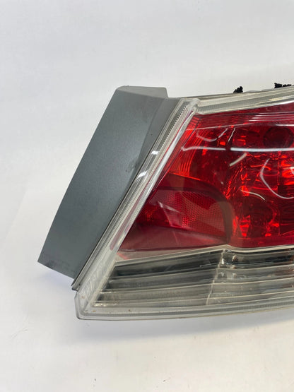 2008-2012 HONDA ACCORD SEDAN RIGHT PASSENGER TAIL LIGHT TAILLIGHT TAIL LAMP OEM