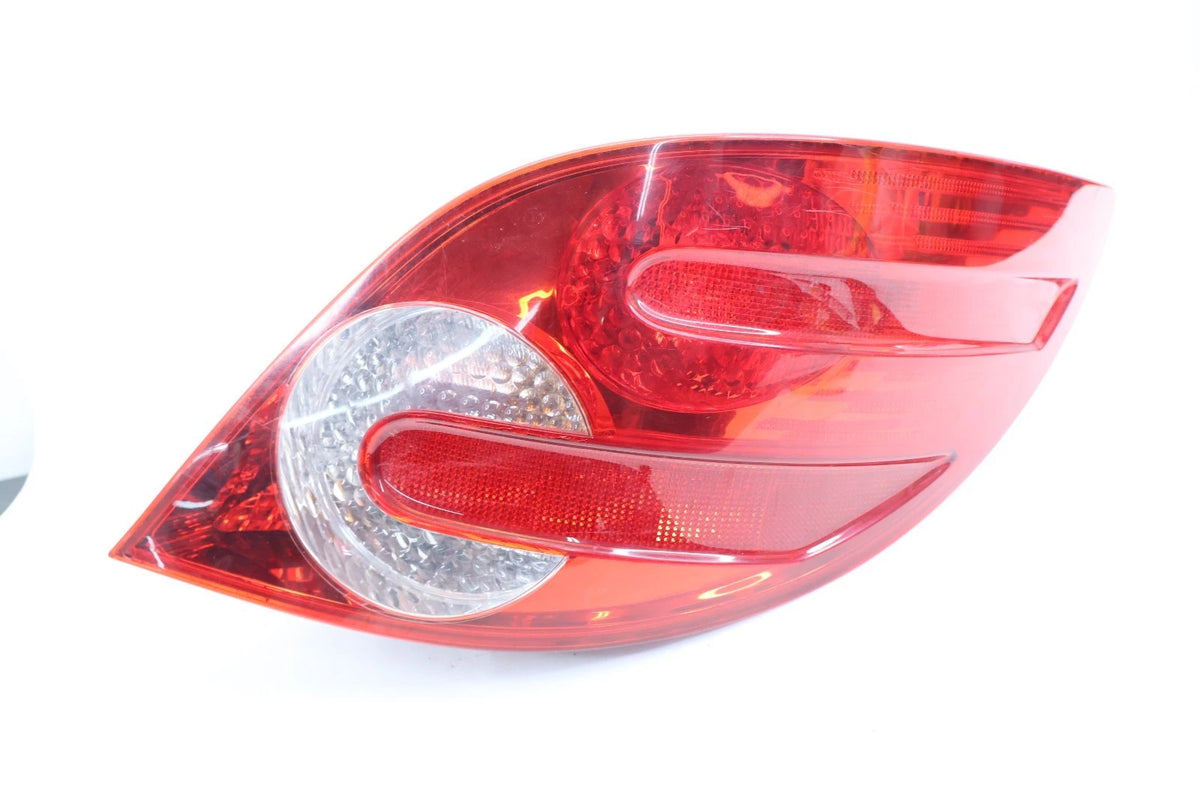 2006-2010 MERCEDES W251 R350 REAR RIGHT PASSENGER OUTER TAIL LIGHT TAILLIGHT OEM