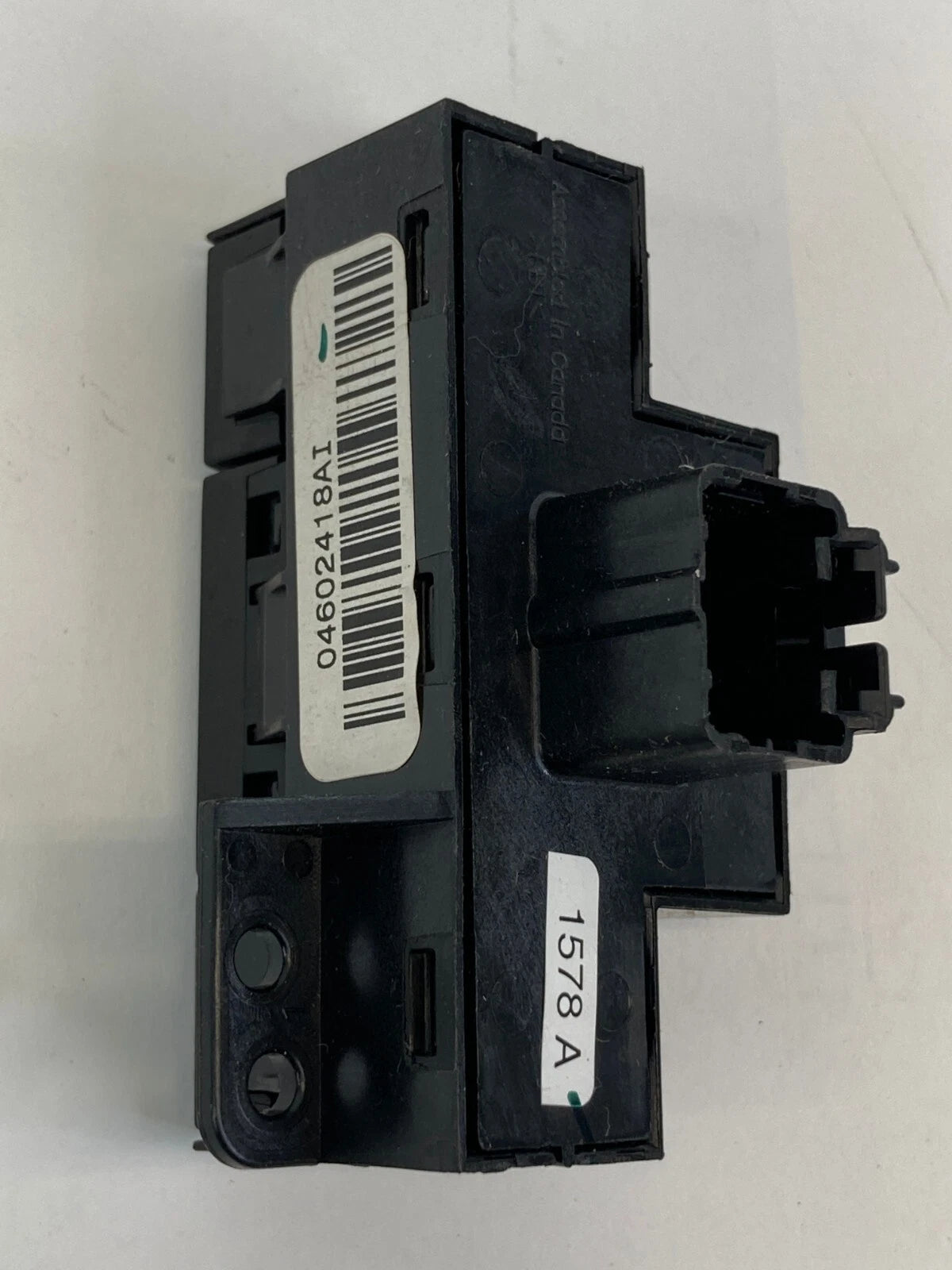 08 09 CHRYSLER TOWN & COUNTRY DASH HAZARD CONTROL & ESP BUTTON SWITCH 4602418AI
