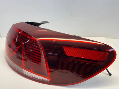 2013-2017 VW VOLKSWAGEN CC REAR RIGHT PASSENGER OUTER TAILLIGHT TAIL LIGHT LAMP