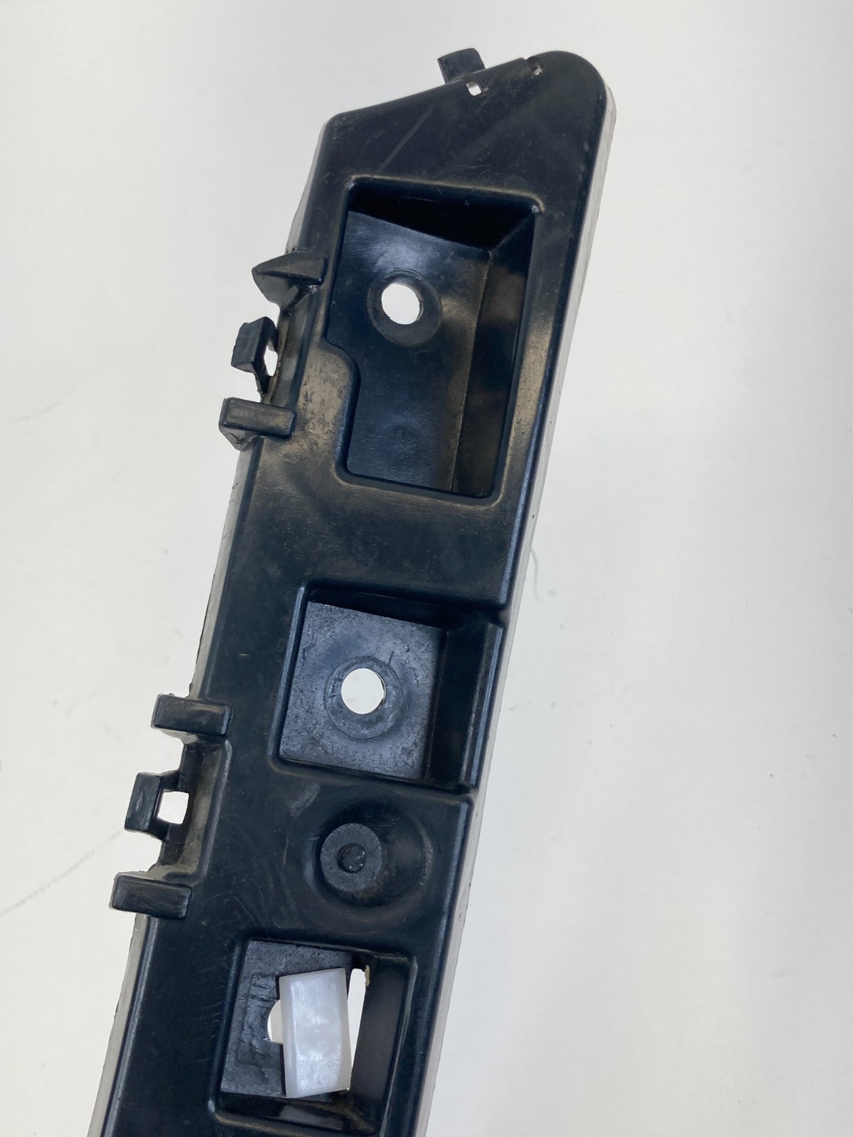 13-19 Ford Fusion Front Left Driver Side Bumper Bracket Mount DS73-17A882-A OEM