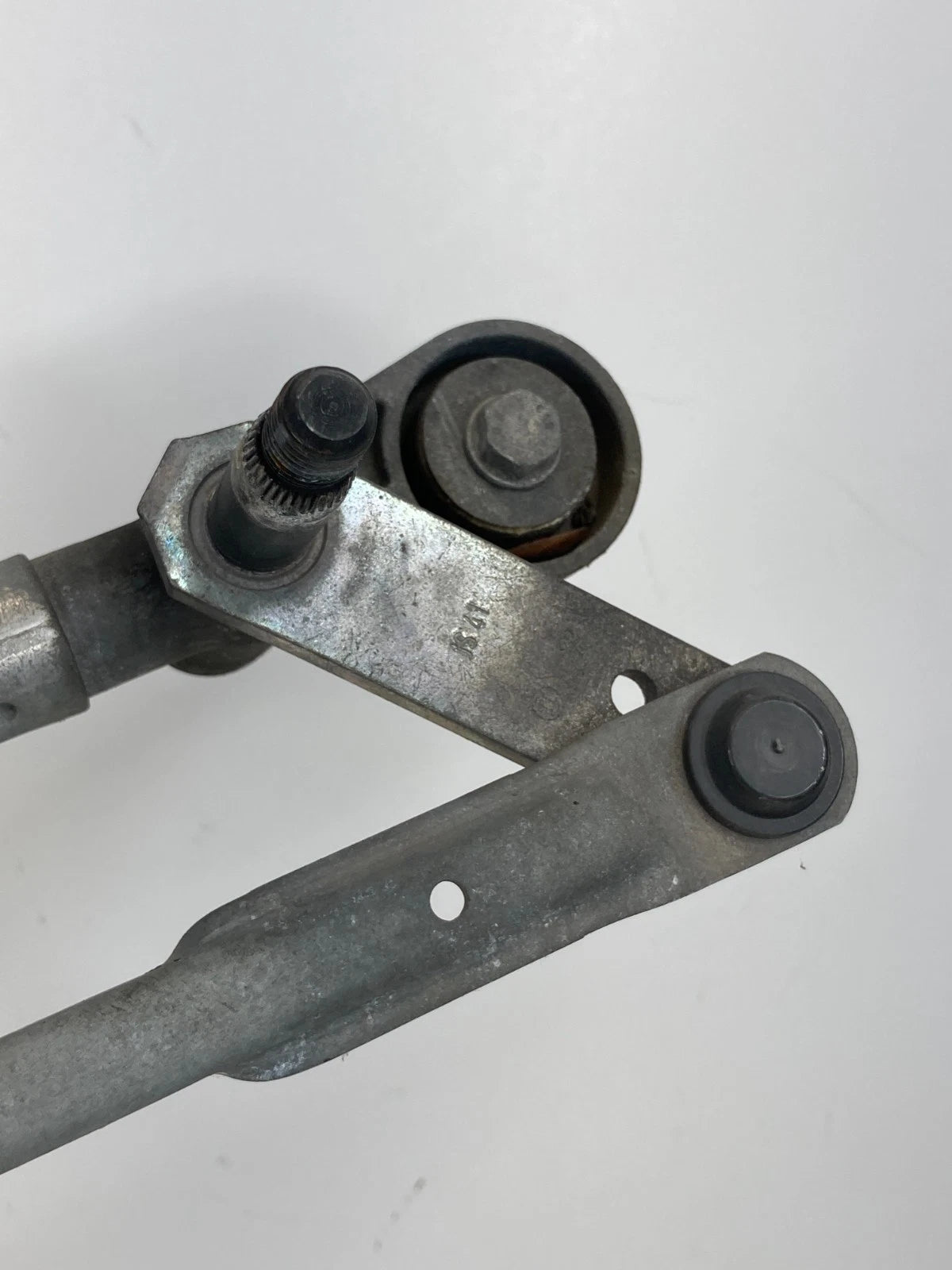 2011-2014 CHRYSLER 200 FRONT WINDSHIELD WIPER MOTOR W/ LINKAGE 68044087AA OEM