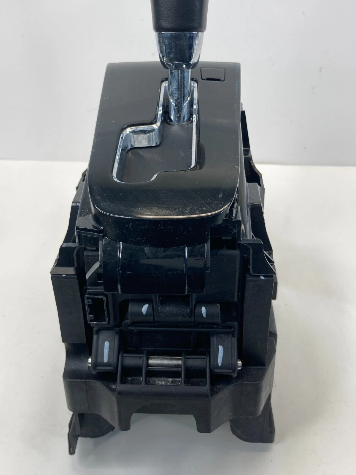 2011-2016 CHEVROLET CRUZE AUTOMATIC FLOOR GEAR SHIFTER LEVER ASSEMBLY 13576873