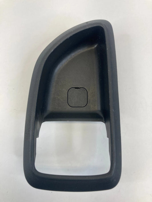 10-13 KIA SOUL REAR RIGHT SIDE INNER DOOR HANDLE COVER BEZEL TRIM 82611-2K100