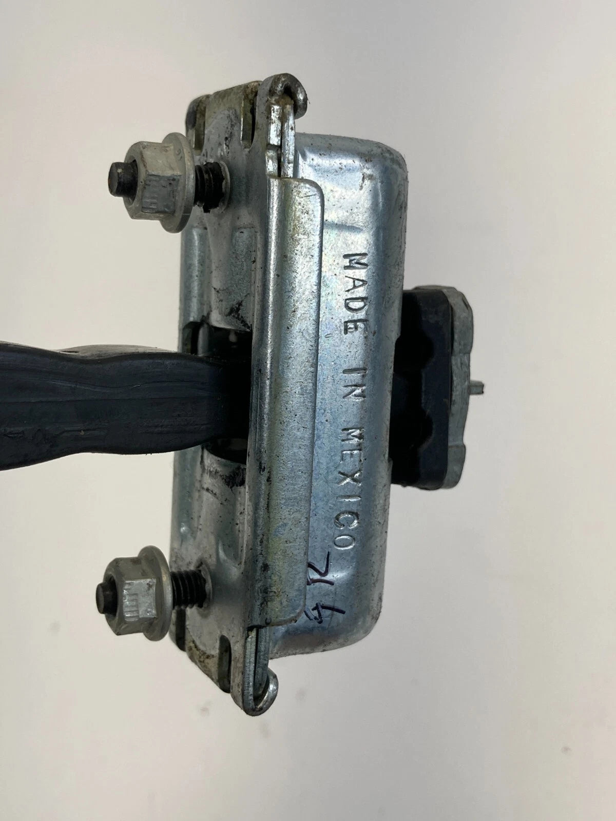 2013-2020 FORD FUSION FRONT RIGHT PASSENGER SIDE DOOR CHECK STOPPER HINGE DETENT