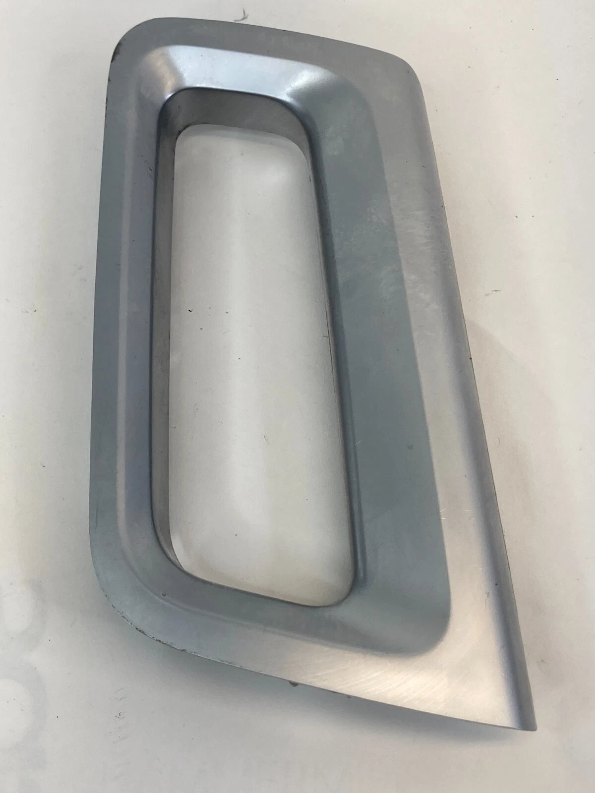 08 09 10 SATURN VUE FRONT RIGHT SIDE INNER DOOR PULL HANDLE TRIM BEZEL OEM