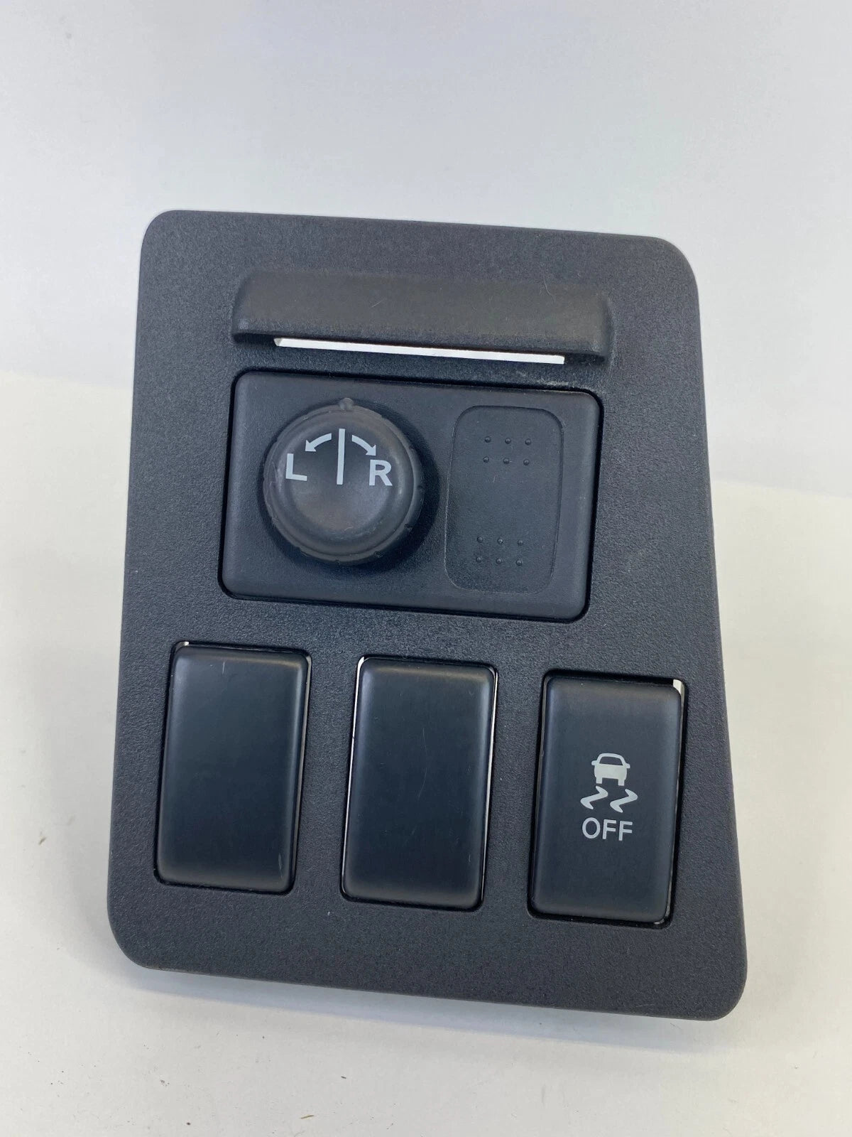 2008-2013 NISSAN ROGUE DASH MIRROR VDC FWD TRACTION CONTROL OFF SWITCH PANEL OEM