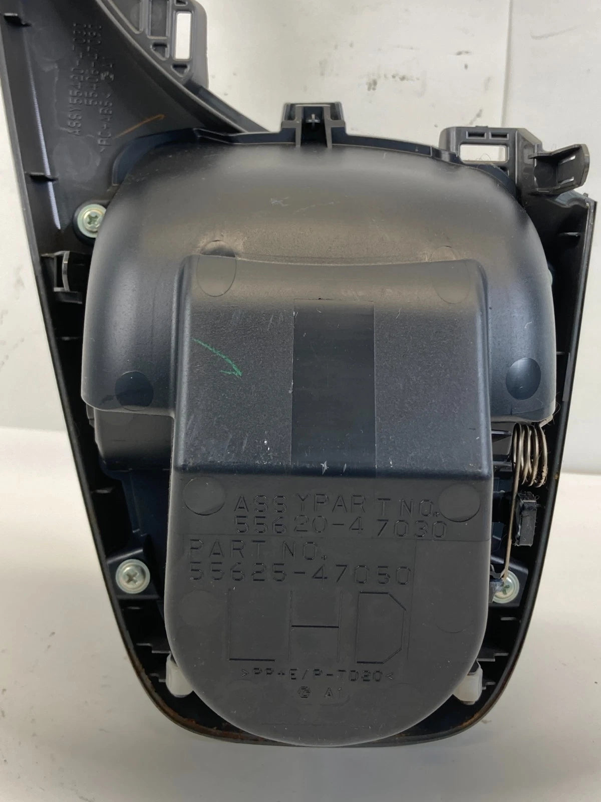 10-15 TOYOTA PRIUS CENTER CONSOLE CUP HOLDER W SCREEN RADIO BEZEL TRIM PANEL OEM