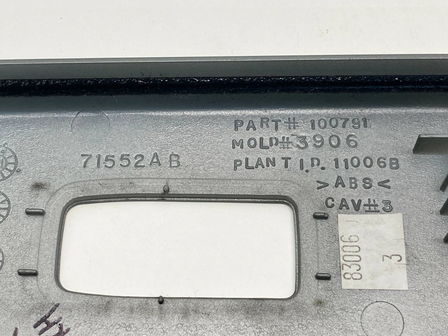 2007-2010 JEEP COMPASS REAR RIGHT SIDE DOOR WINDOW SWITCH BEZEL TRIM 71552AB