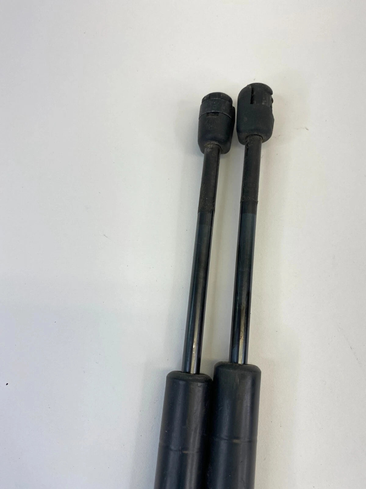 2006 2007 HYUNDAI SONATA REAR DECKLID TRUNK LIFT SUPPORT SHOCKS STRUTS PAIR OEM