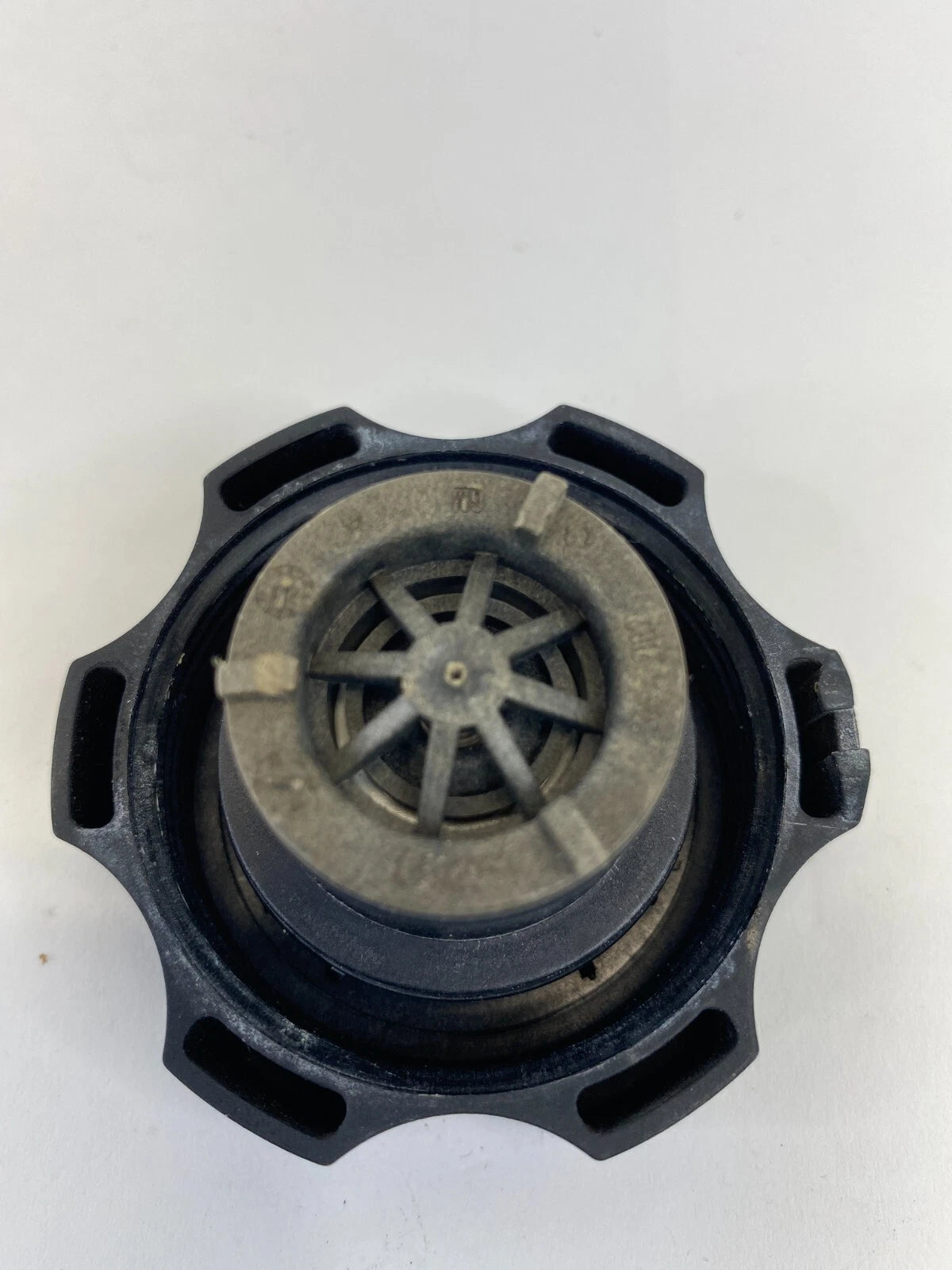 2013-2023 CHEVROLET MALIBU ENGINE COOLANT RADIATOR RESERVOIR TANK CAP COVER OEM