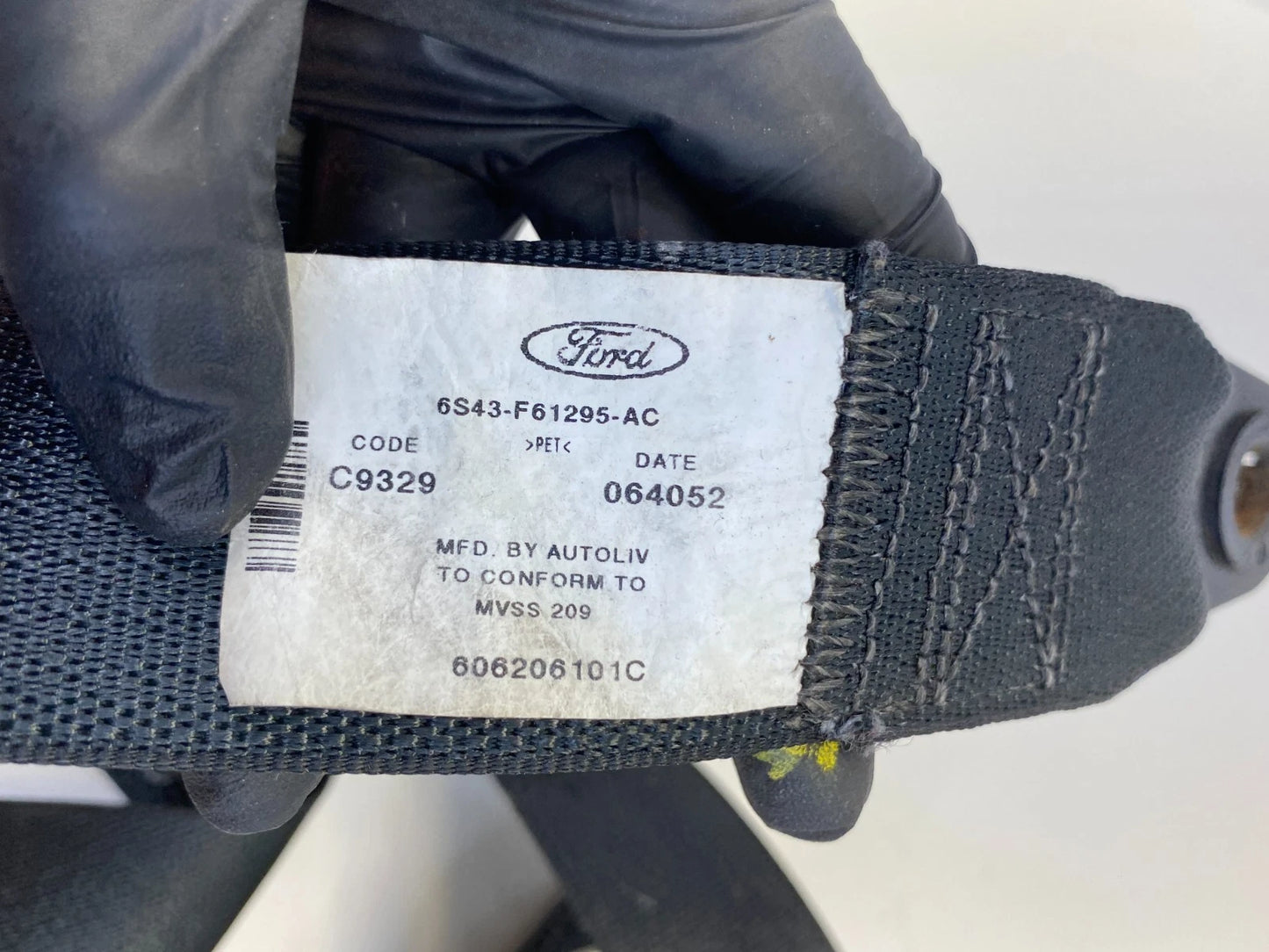 2005-2007 FORD FOCUS FRONT LEFT DRIVER SIDE SEAT BELT RETRACTOR PRETENSIONER OEM