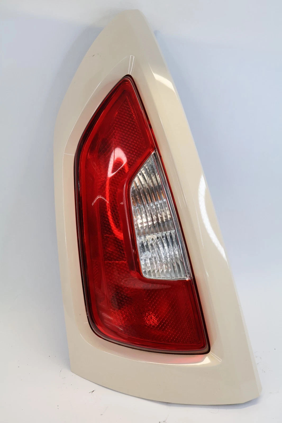 2012 2013 KIA SOUL REAR LEFT LH SIDE TAIL LIGHT LAMP ASSEMBLY 92401-2K5 OEM