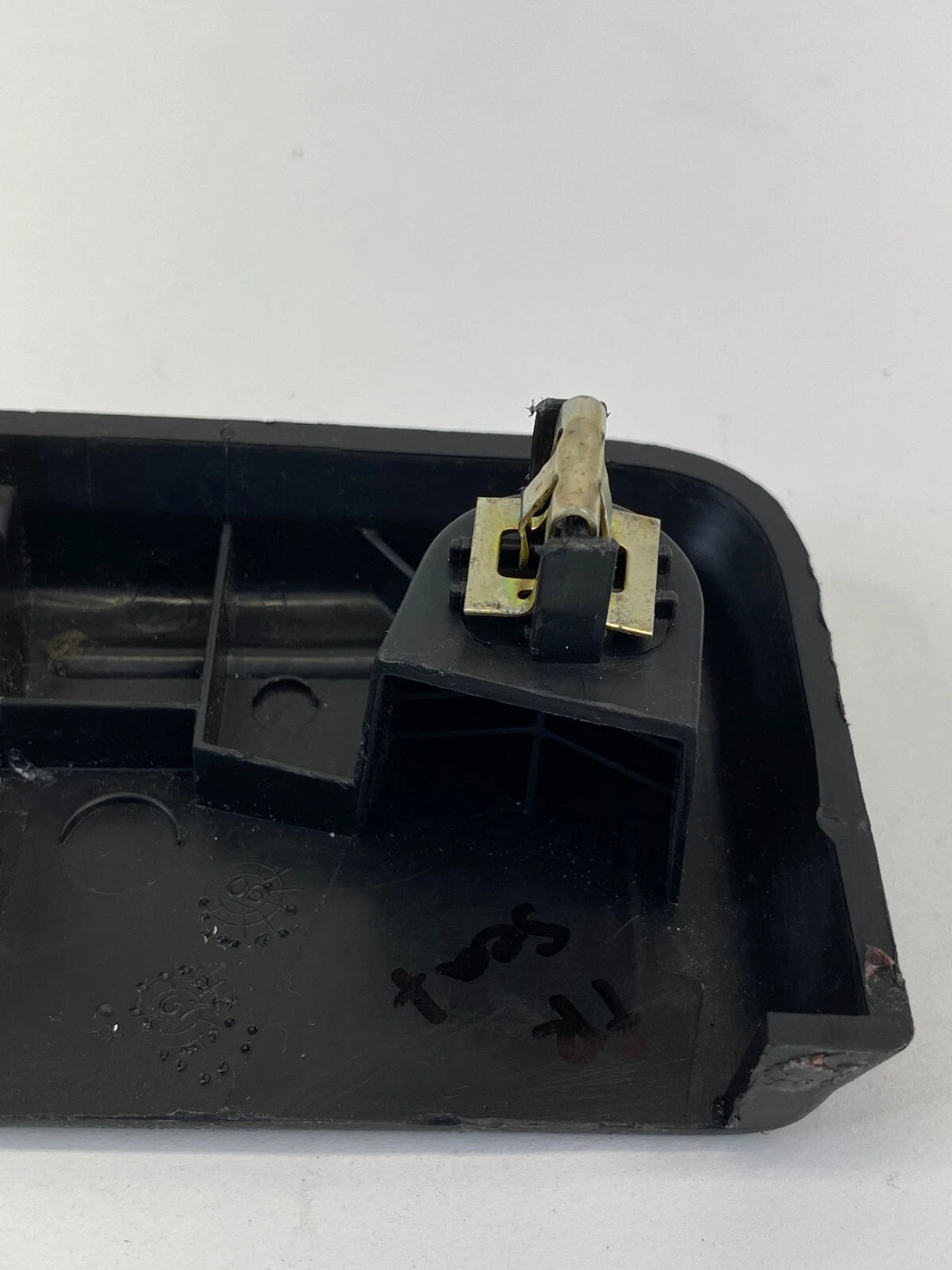 09-12 CHEVROLET TRAVERSE RIGHT SIDE SEAT TRACK BOLT COVER END CAP TRIM 1193872