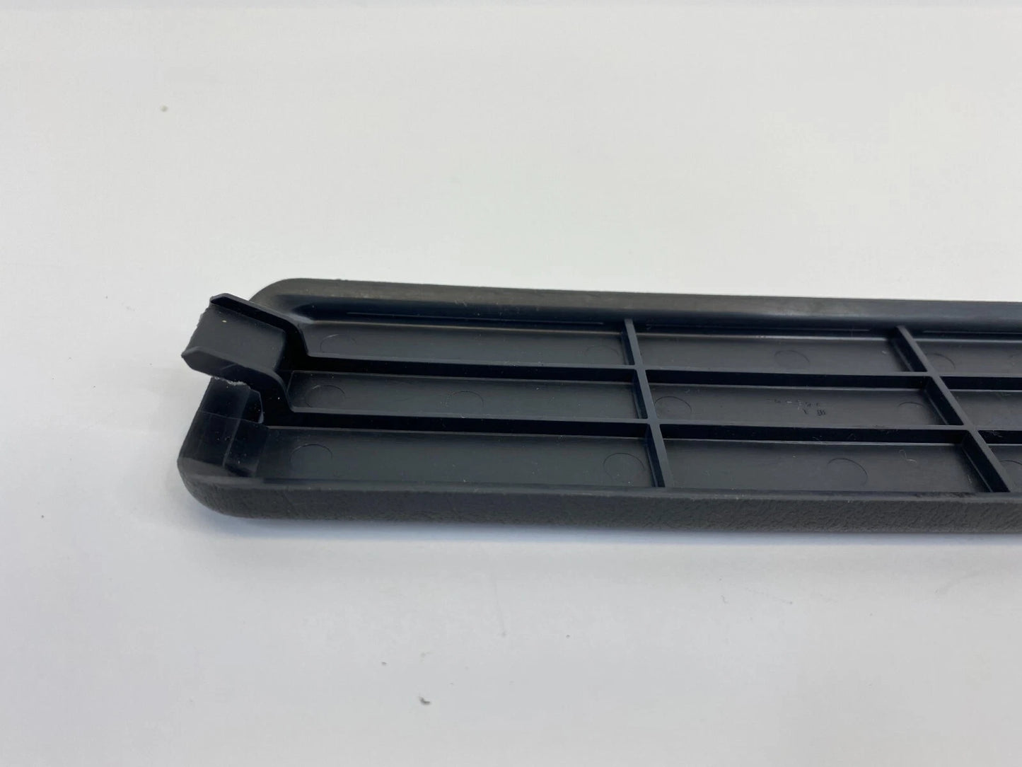 01-05 TOYOTA RAV4 FRAME NUMBER ACCESS TRIM COVER FLOOR CAUTION PLATE BEZEL