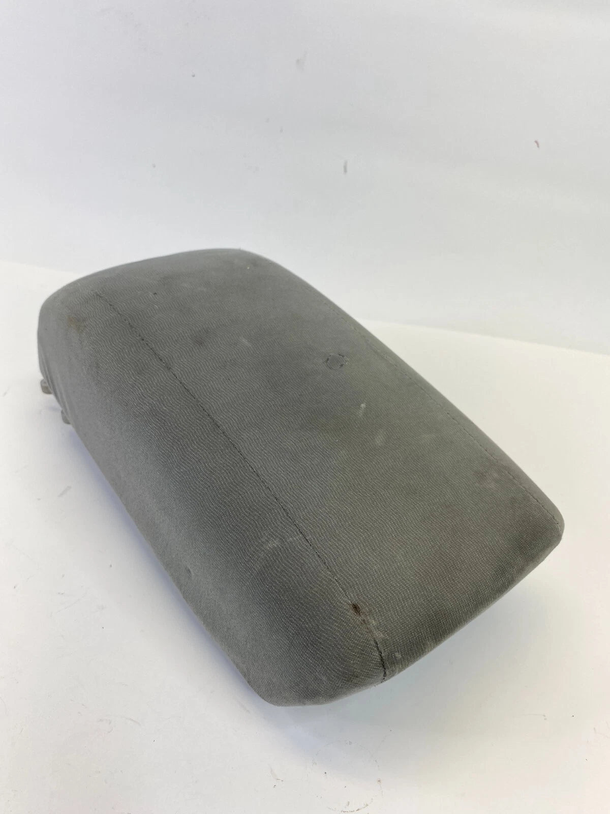 2010 HYUNDAI ELANTRA GLS SEDAN AUTO CENTER CONSOLE LID ARMREST ARM REST CLOTH