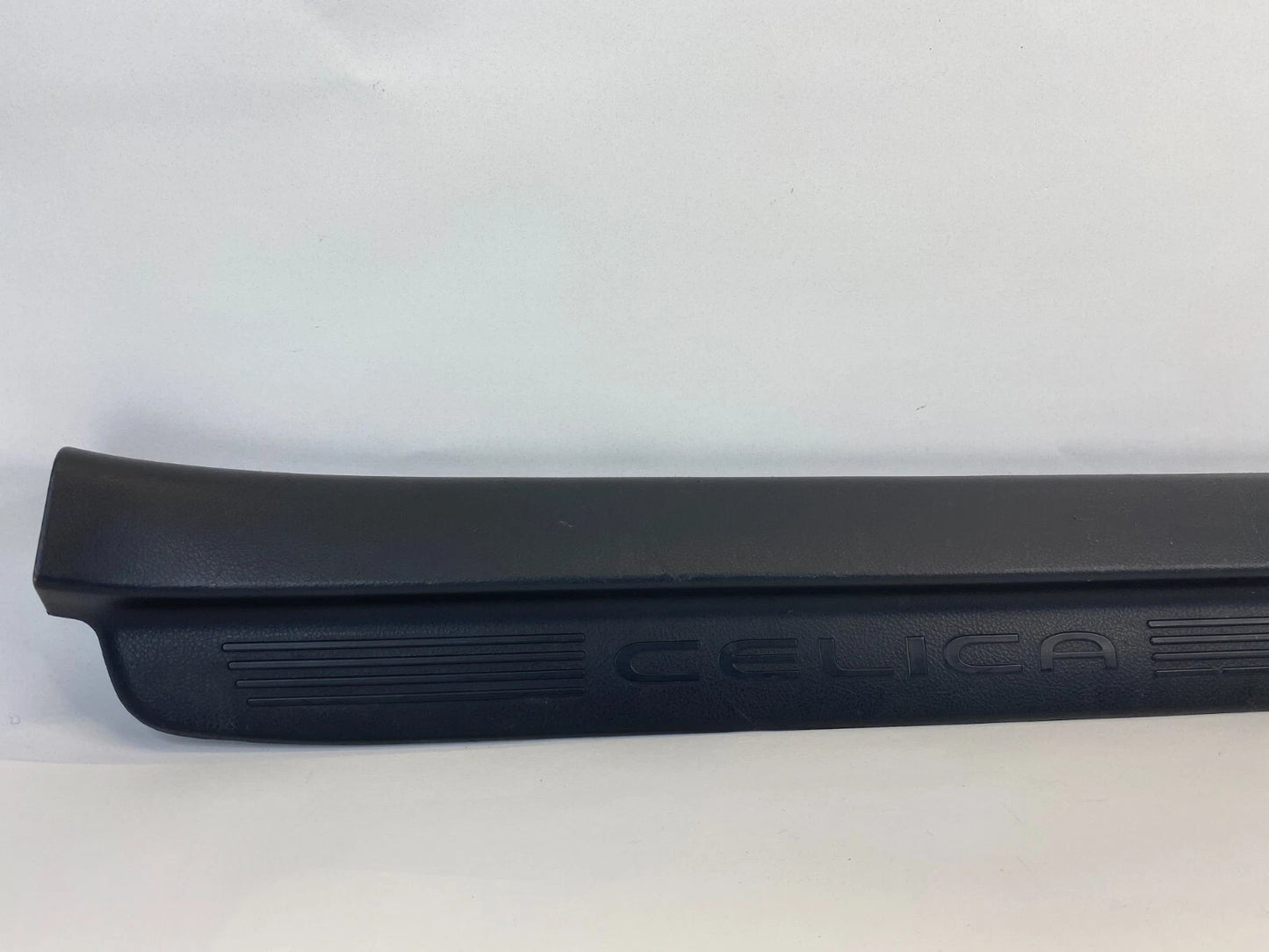 00-05 TOYOTA CELICA RIGHT SIDE DOOR SCUFF SILL PLATE COVER PANEL 6791320240 OEM
