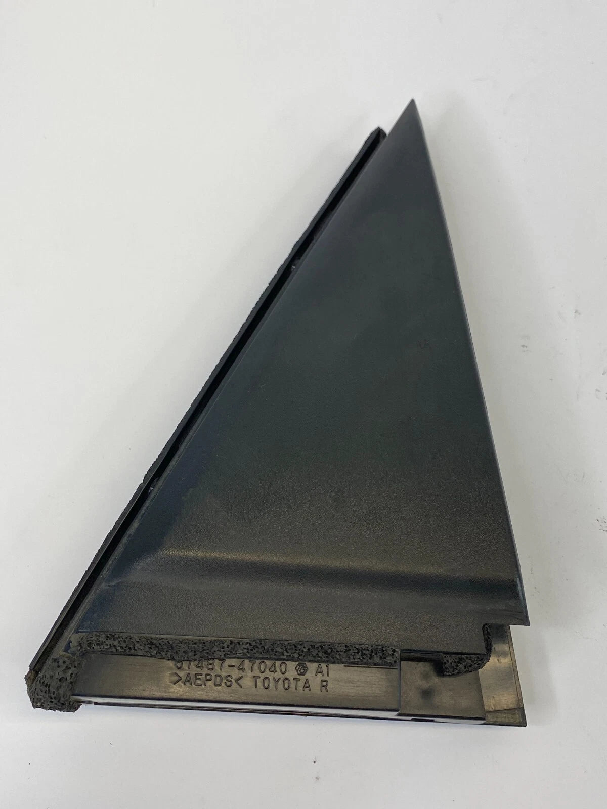2010-2015 TOYOTA PRIUS REAR RIGHT PASSENGER DOOR OUTER CORNER COVER 67487-47040