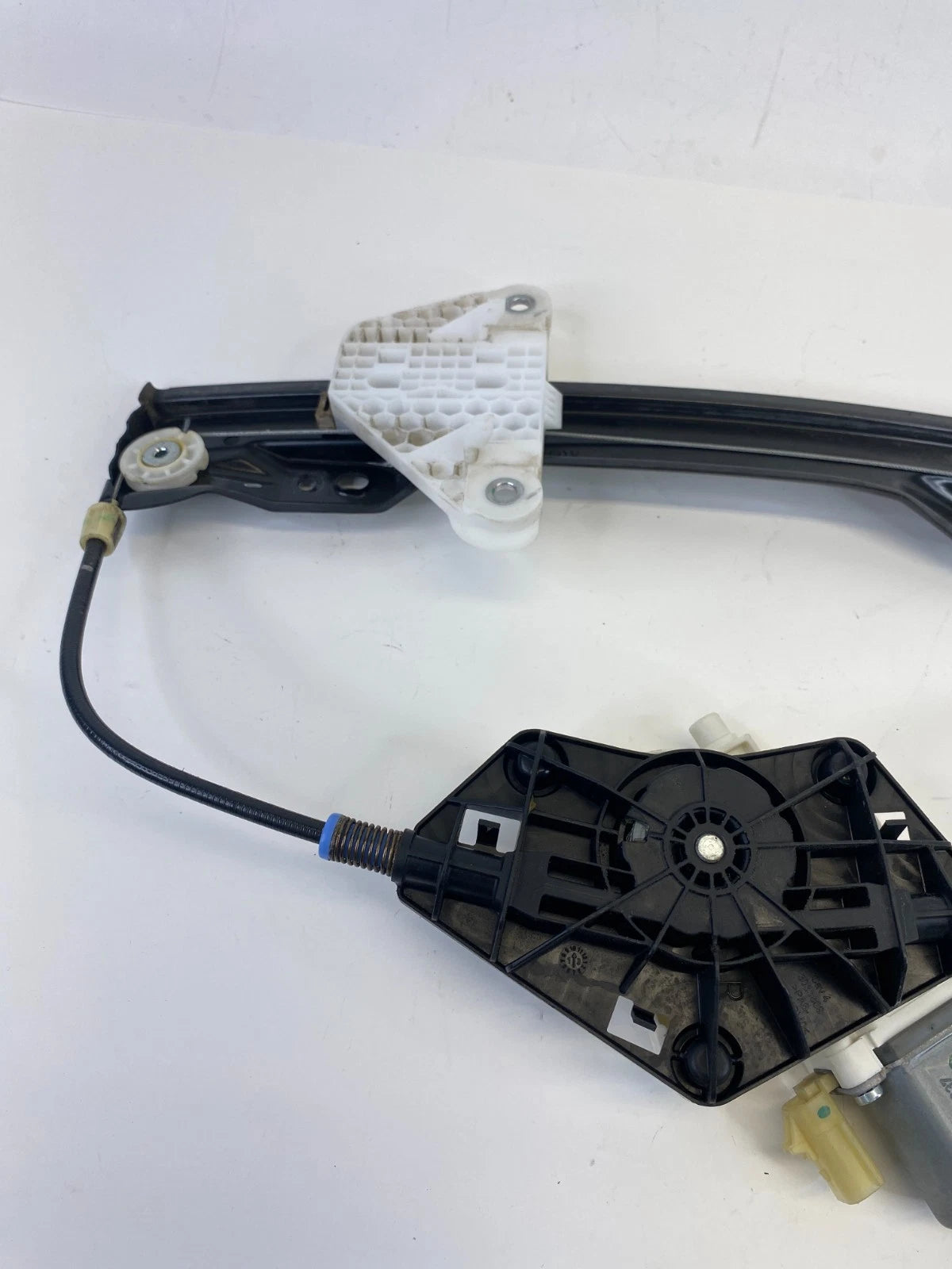 2015-2017 CHRYSLER 200 REAR RIGHT POWER WINDOW MOTOR AND REGULATOR 3035783A OEM