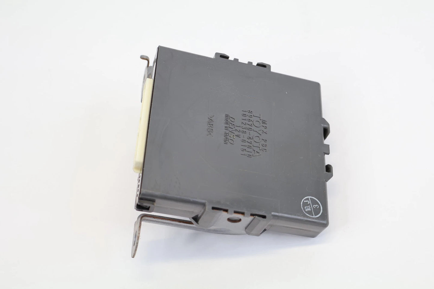 2004-2009 TOYOTA PRIUS POWER SUPPLY SOURCE CONTROL MODULE UNIT 89670-47010