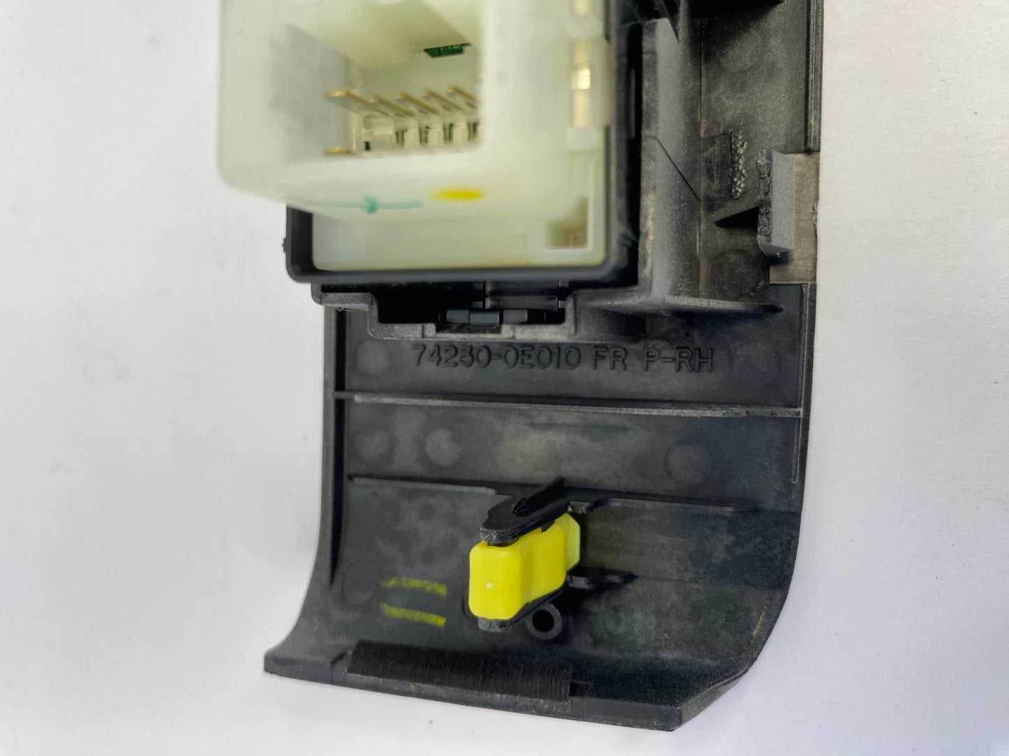 07-09 LEXUS RX350 FRONT RIGHT DOOR WINDOW & LOCK SWITCH W/ BEZEL 74230-0E010 OEM