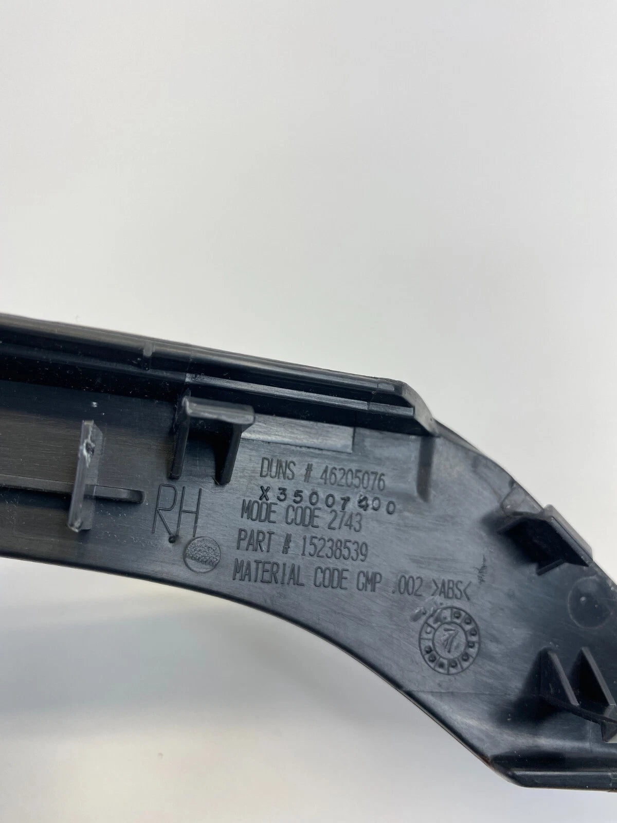 2005-2009 PONTIAC G6 REAR RIGHT INTERIOR DOOR PULL HANDLE BEZEL TRIM 15238539