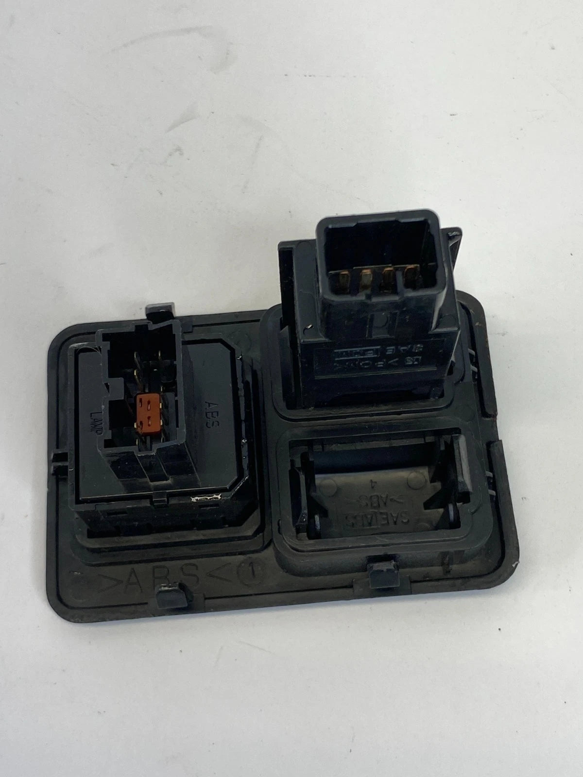 96-02 ISUZU TROOPER FRONT LEFT DRIVER SIDE HEATED MIRROR ADJUSTMENT SWITCH OEM